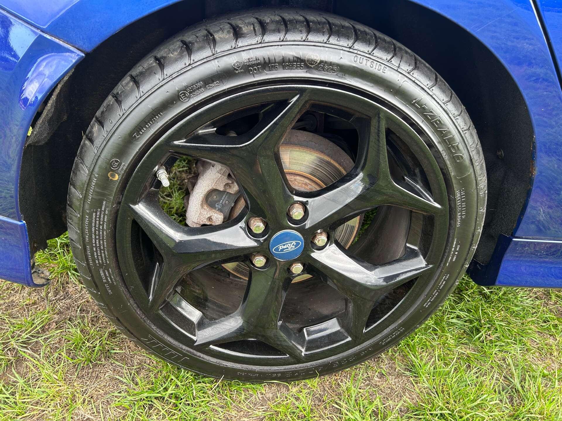 Ford Focus view 25