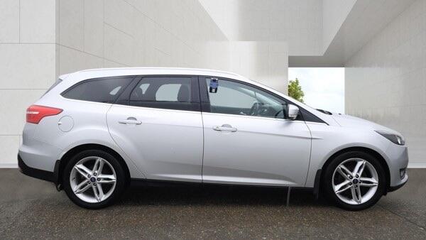 Ford Focus view 5