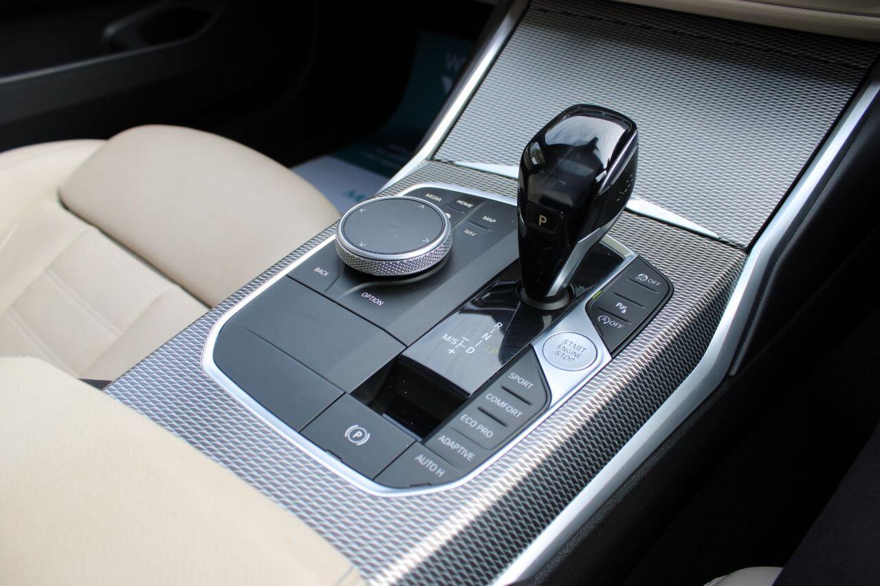 BMW 3 Series view 24