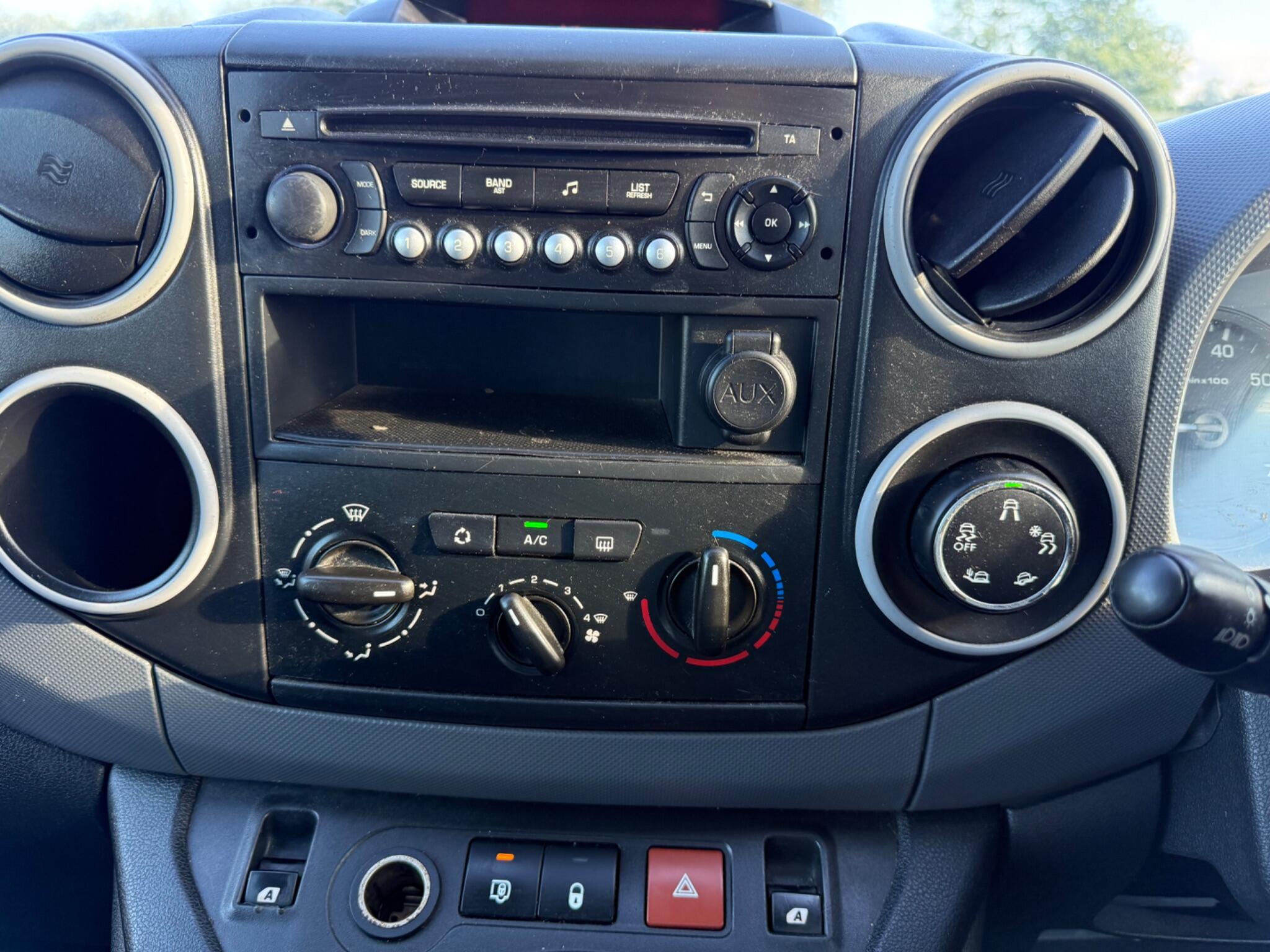 Citroen Berlingo 1.6 HDi 850 Enterprise L1 5dr — photo 39 of 92