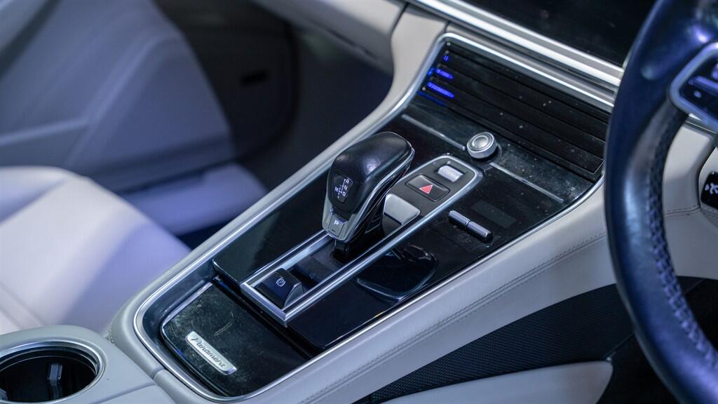Porsche Panamera view 31