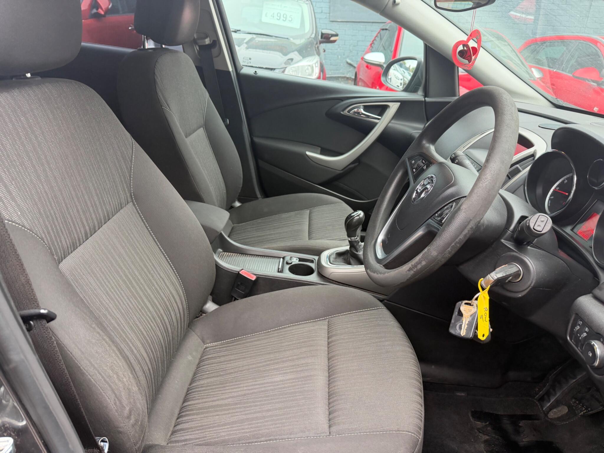 Vauxhall Astra view 25