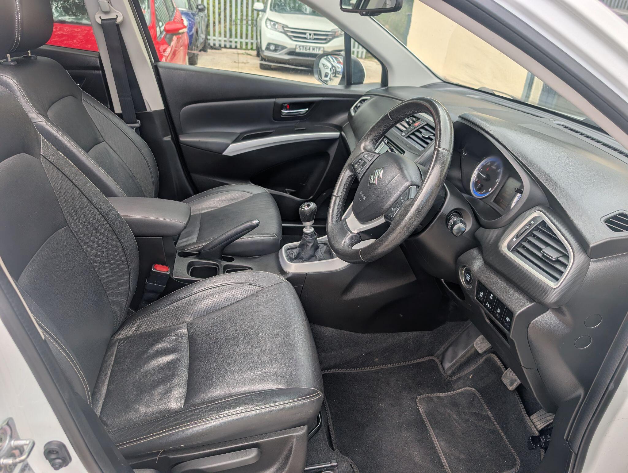 Suzuki SX4 S-Cross view 15