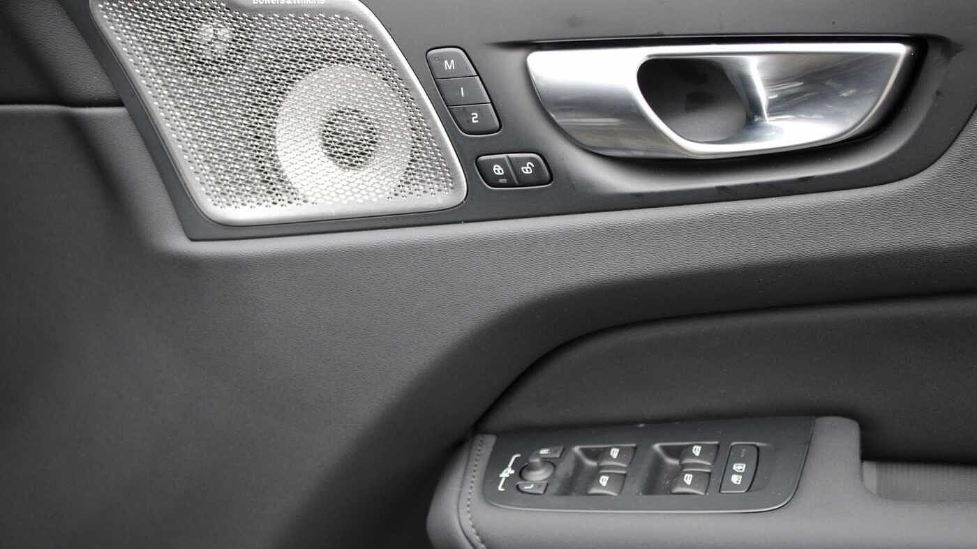 Volvo XC60 view 29