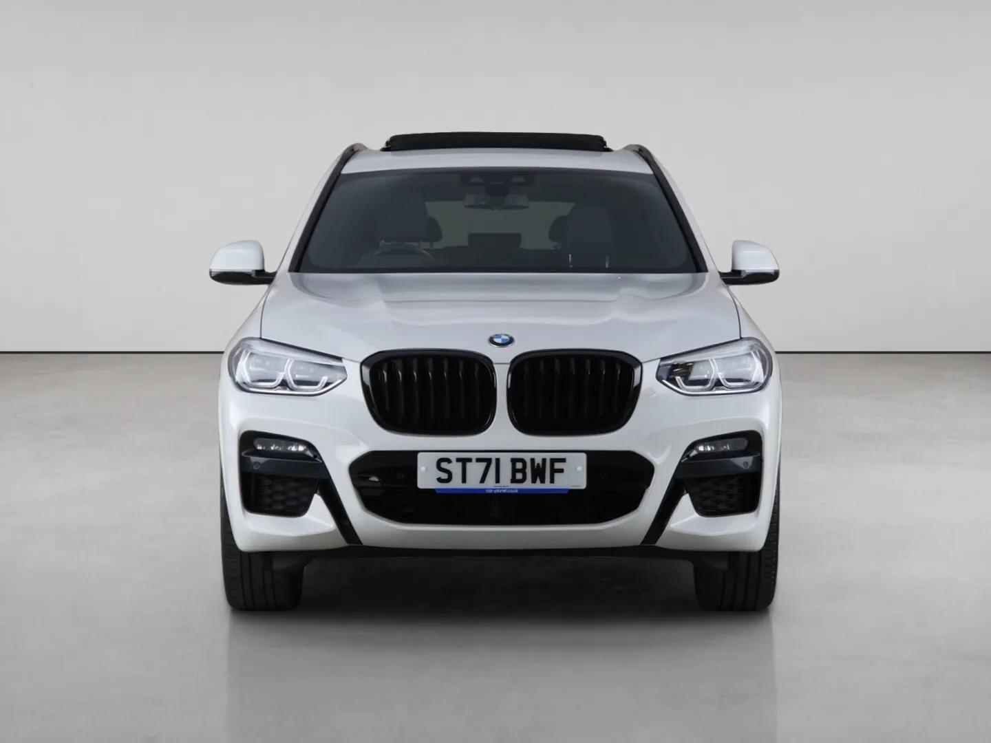 BMW X3 view 5