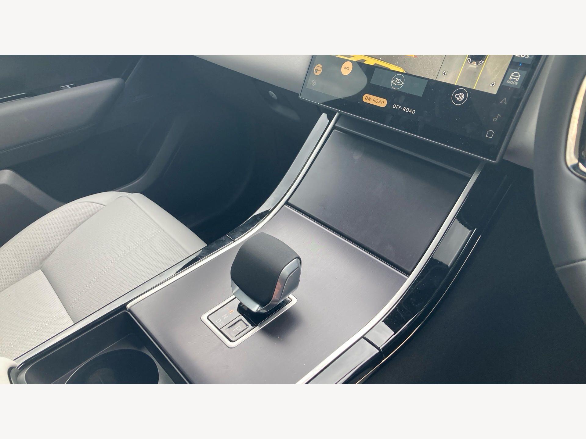 Land Rover Range Rover Velar view 16