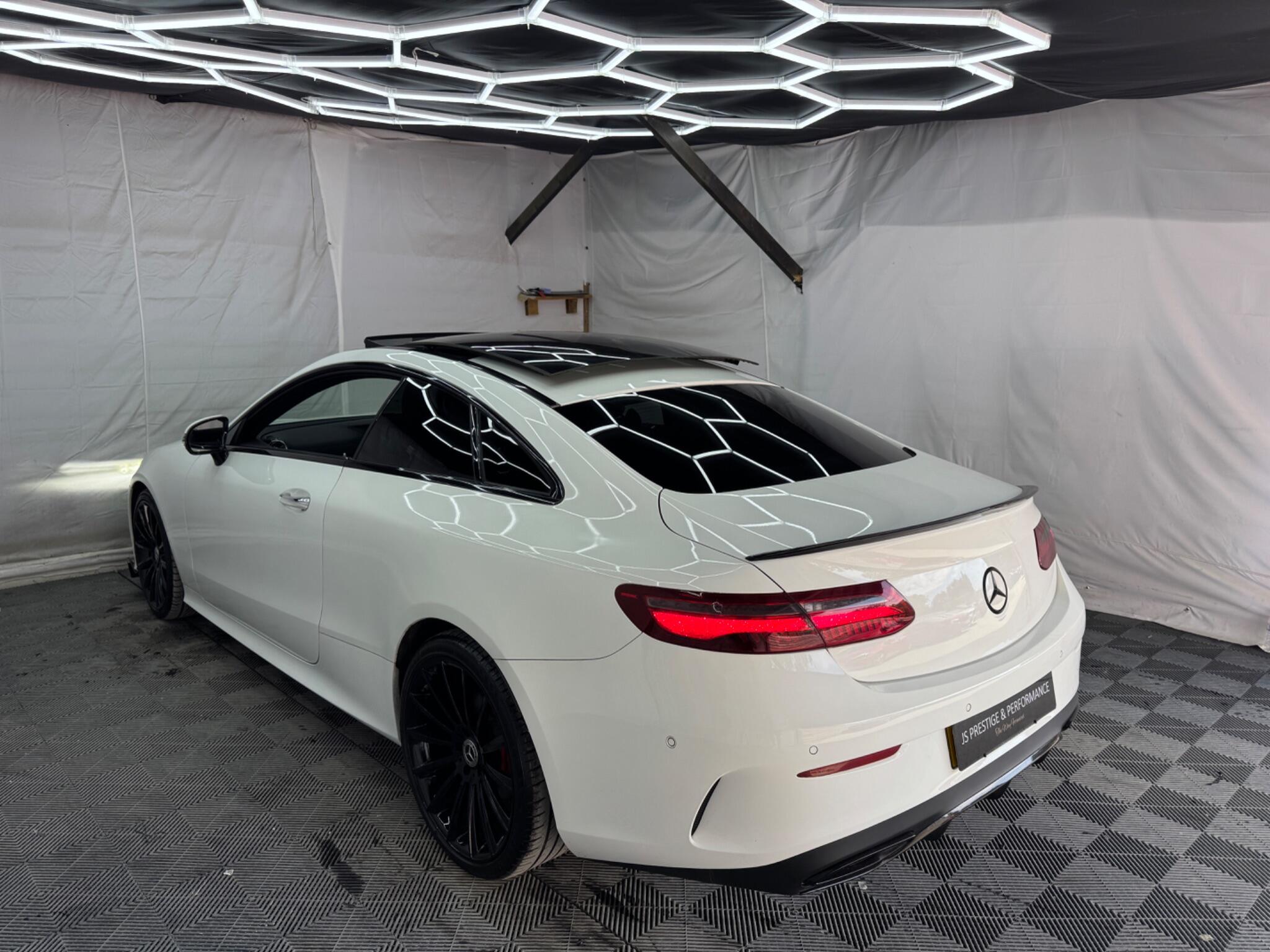 Mercedes-Benz E Class view 4