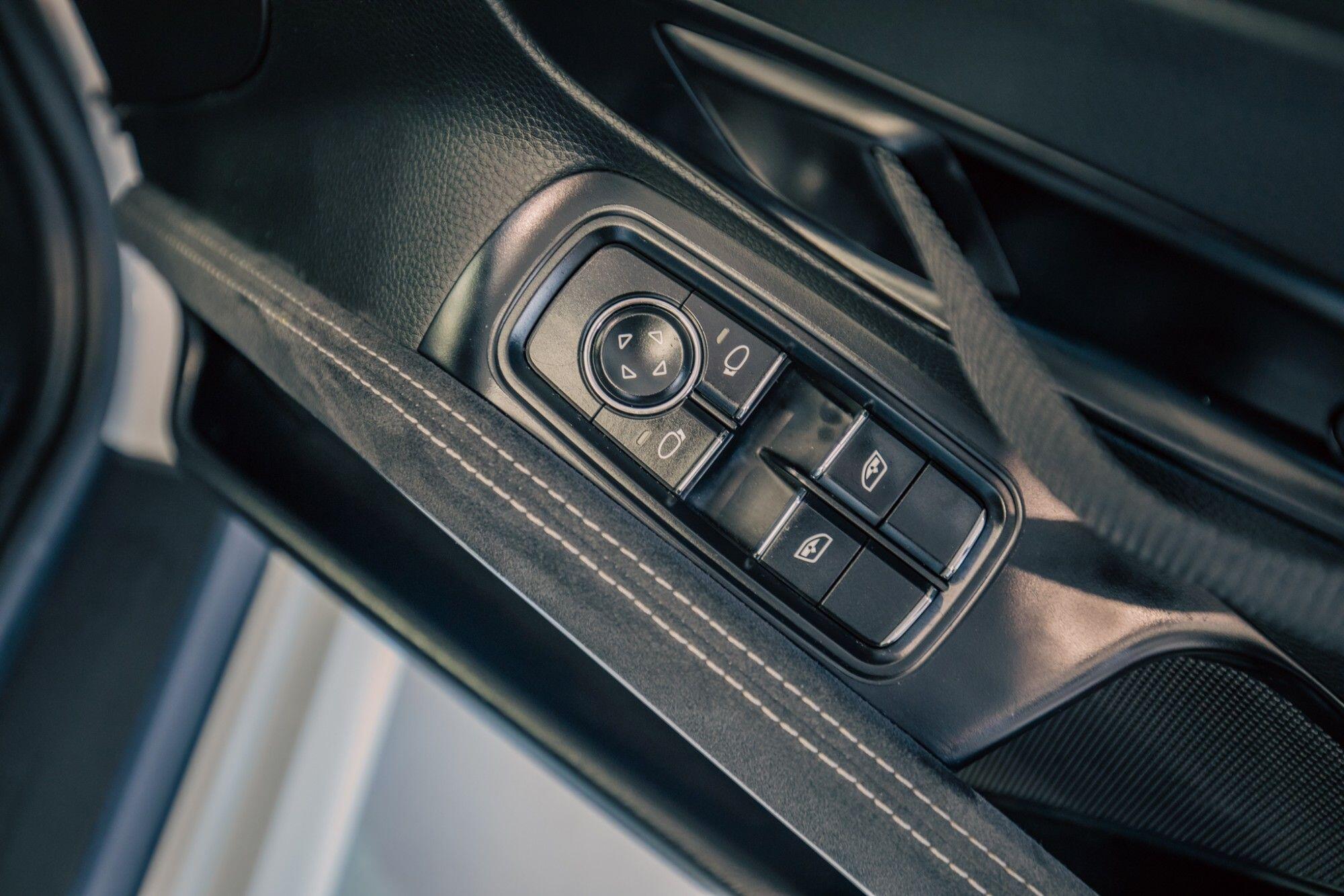 Porsche Cayman view 15