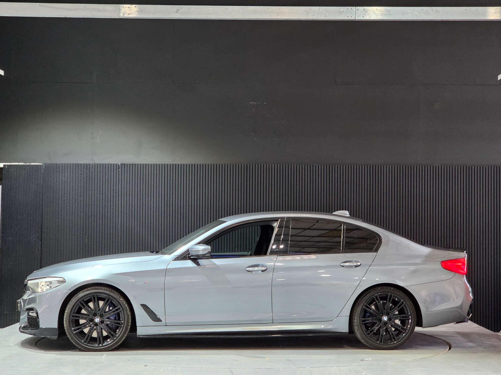 BMW 5 Series view 9