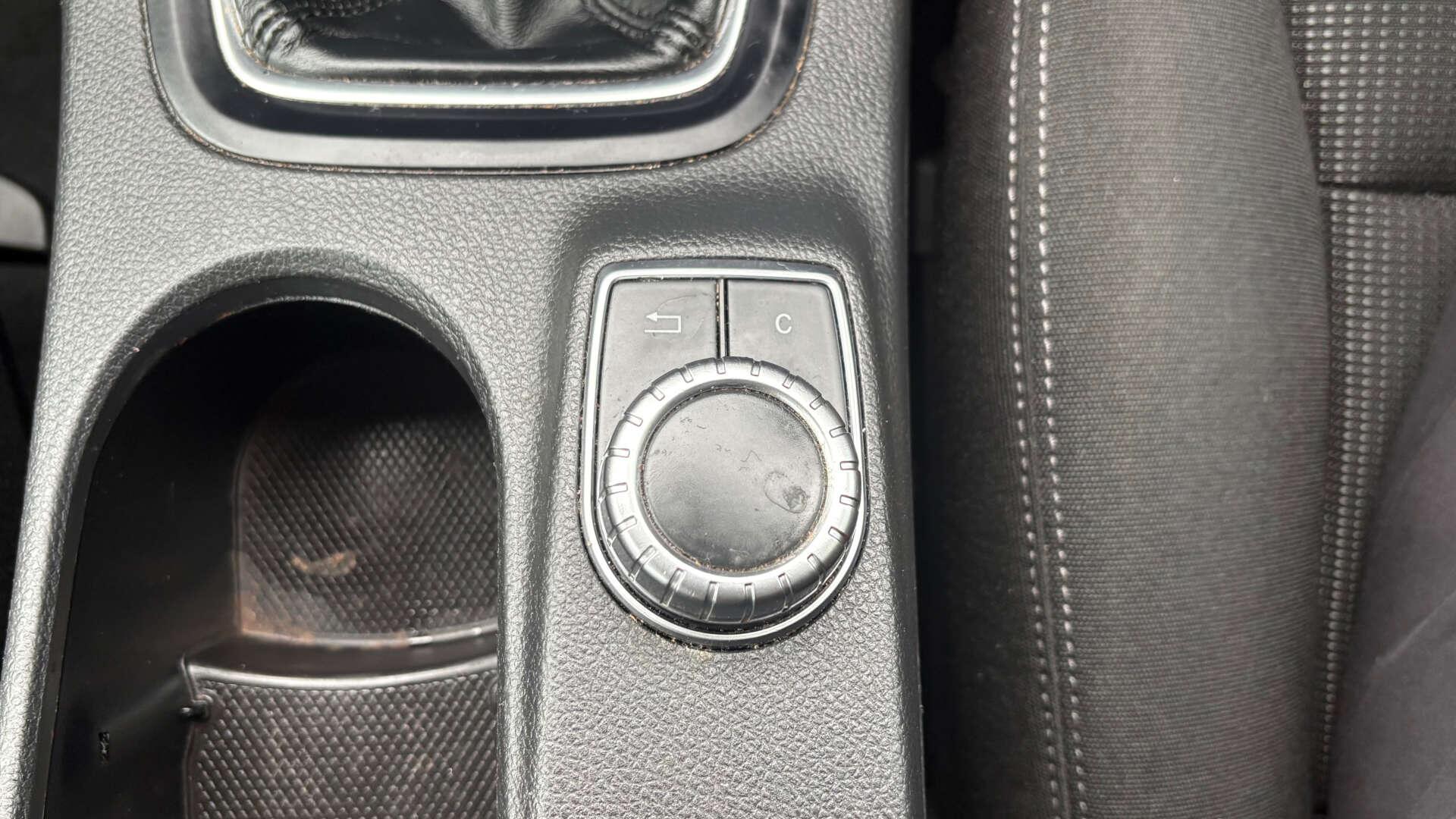 Mercedes-Benz B-Class view 25