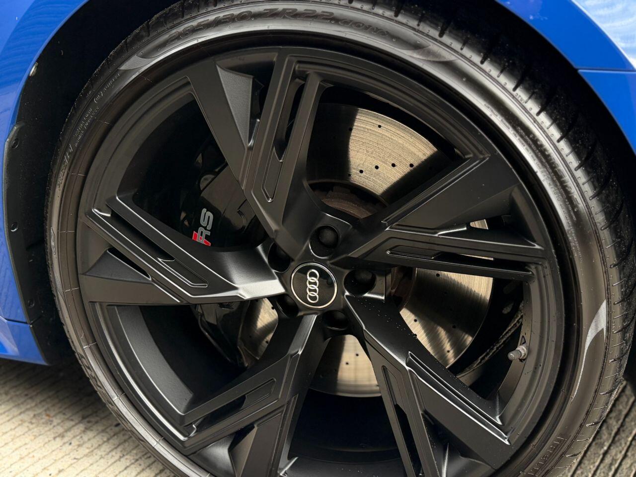 Audi RS6 Avant view 13