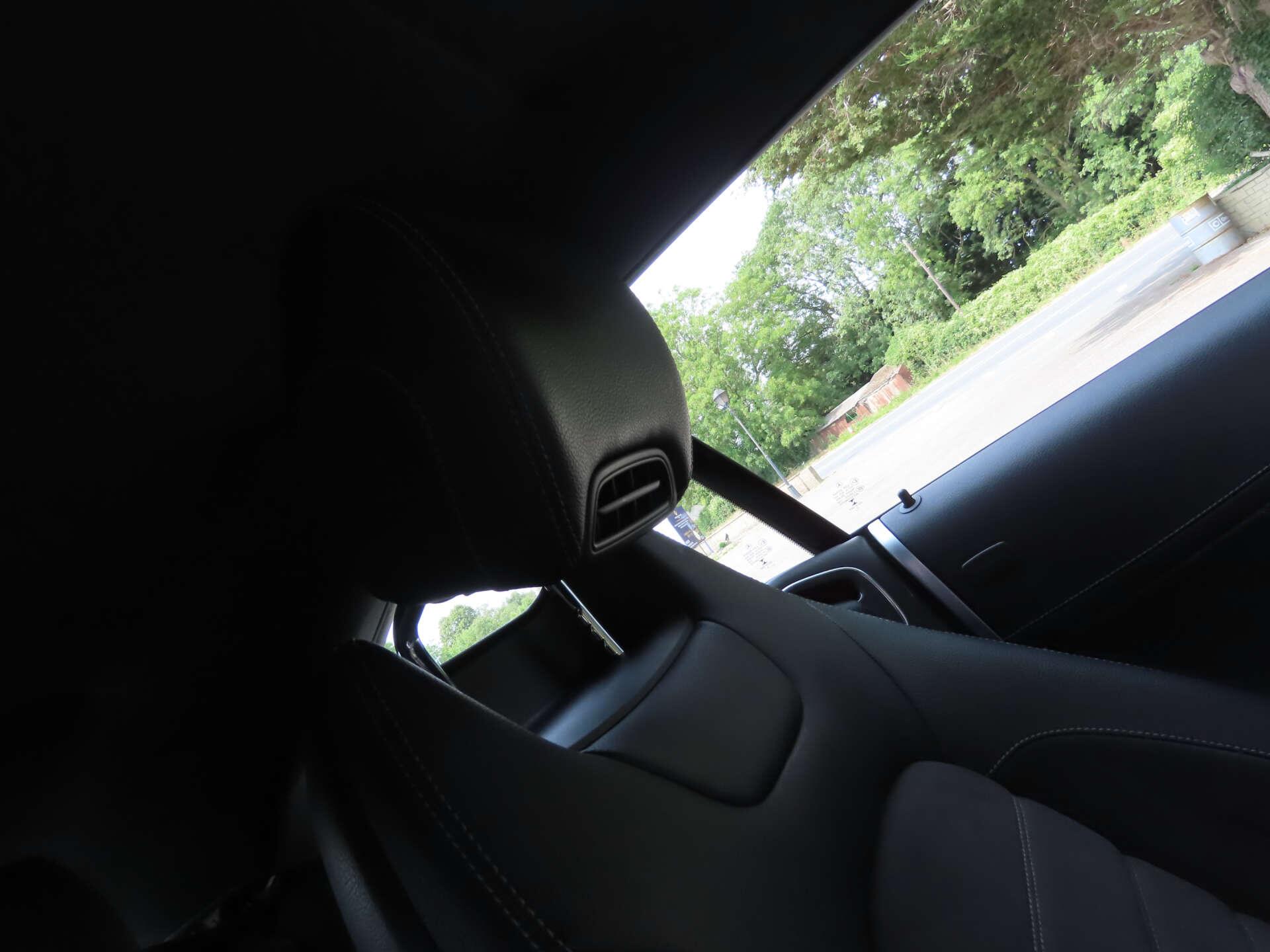 Mercedes-Benz C-Class view 14