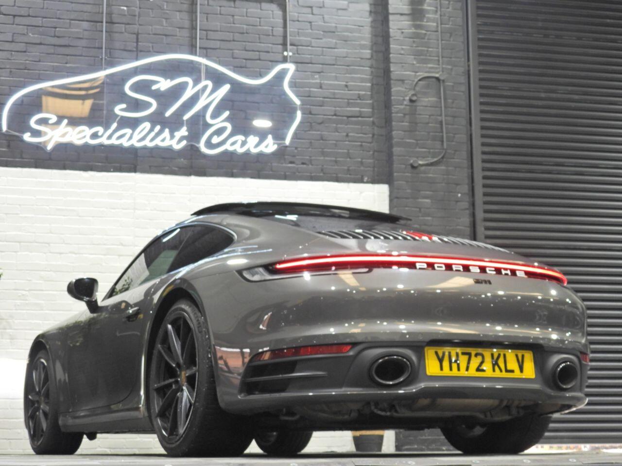 Porsche 911 view 11