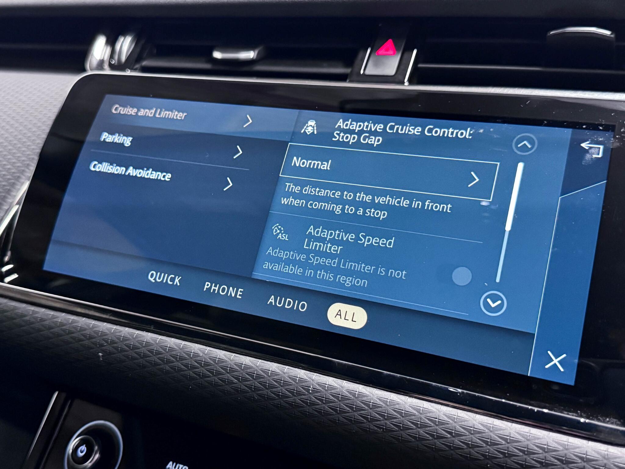 Land Rover Range Rover Evoque view 41