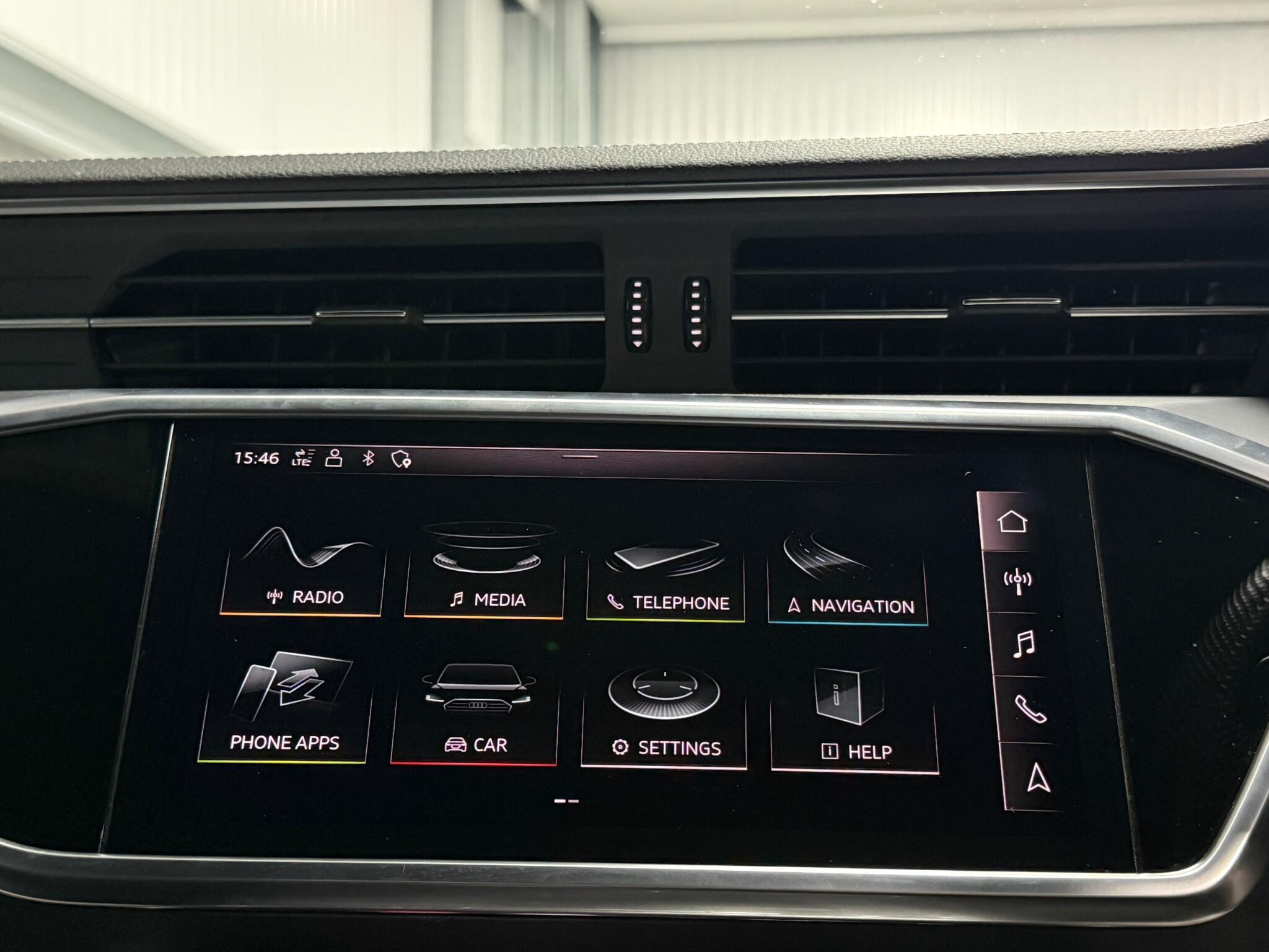 Audi A6 view 29