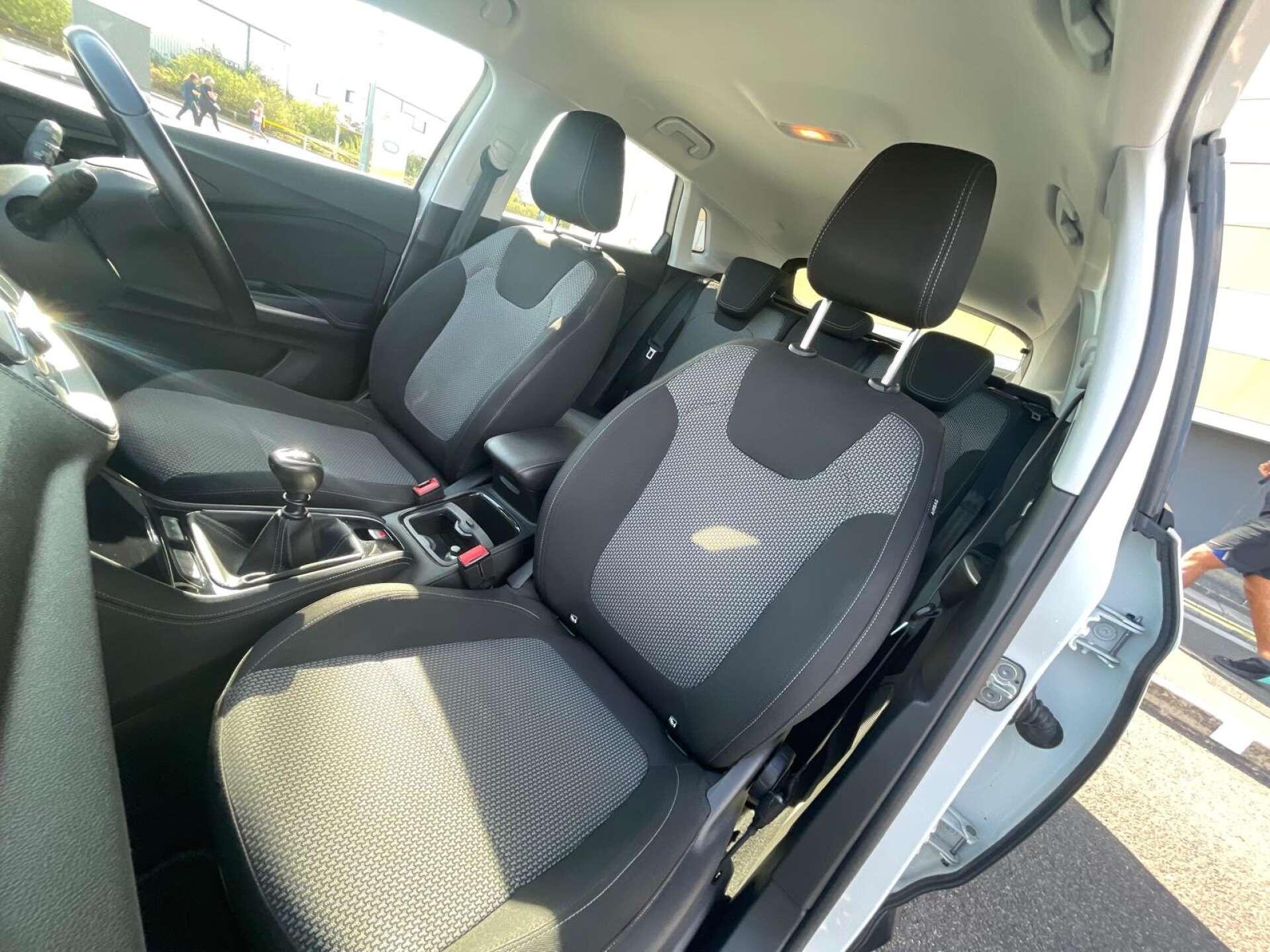 Vauxhall Grandland X view 32