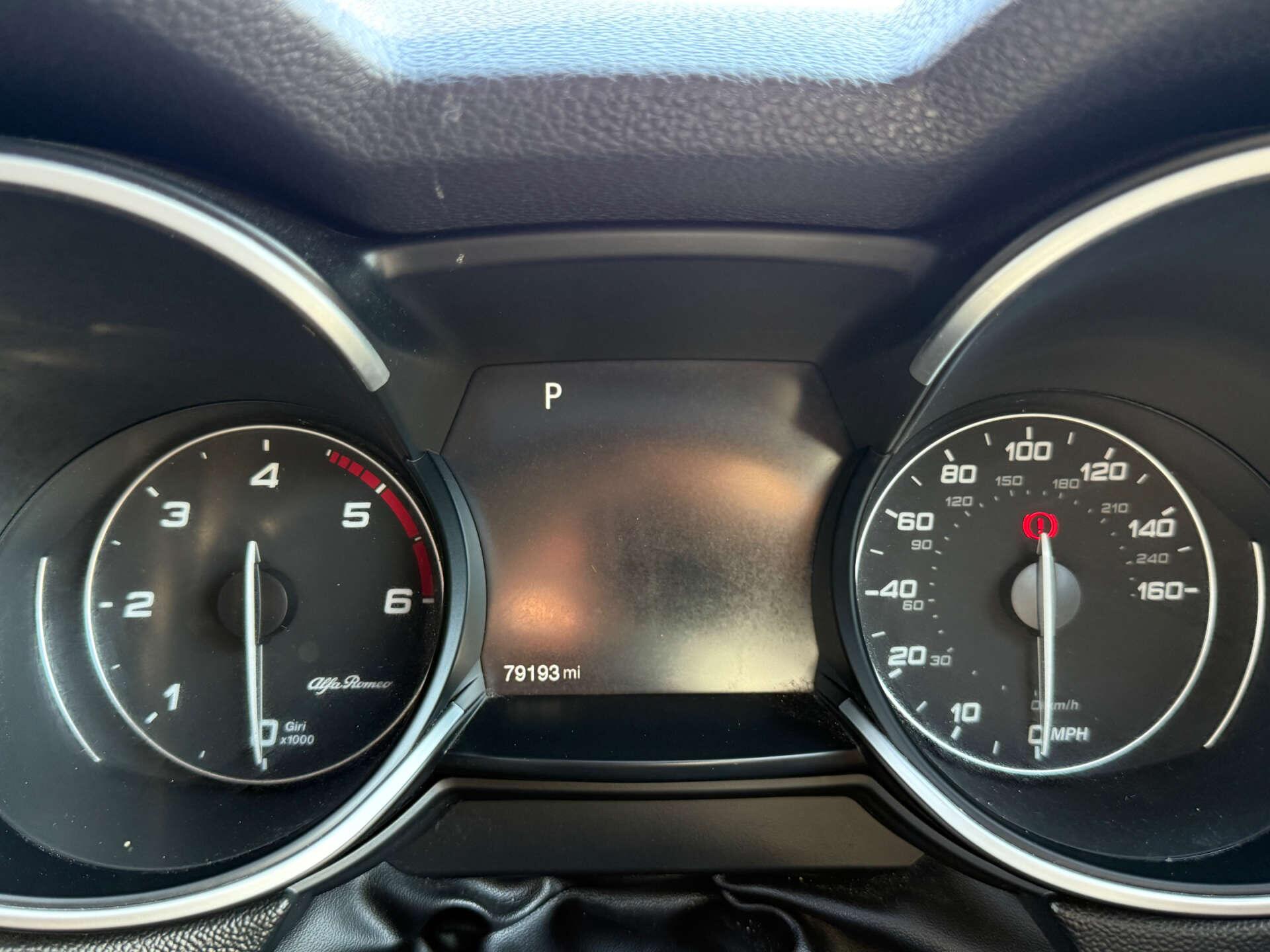 Alfa Romeo Stelvio view 41