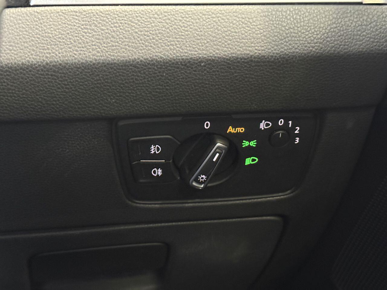 Volkswagen Passat view 43