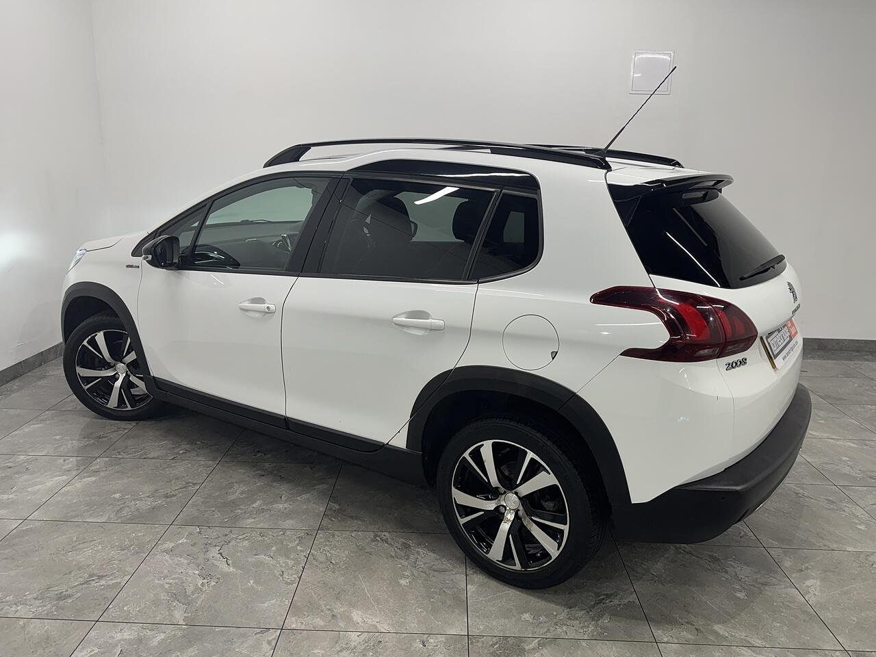 Peugeot 2008 view 6