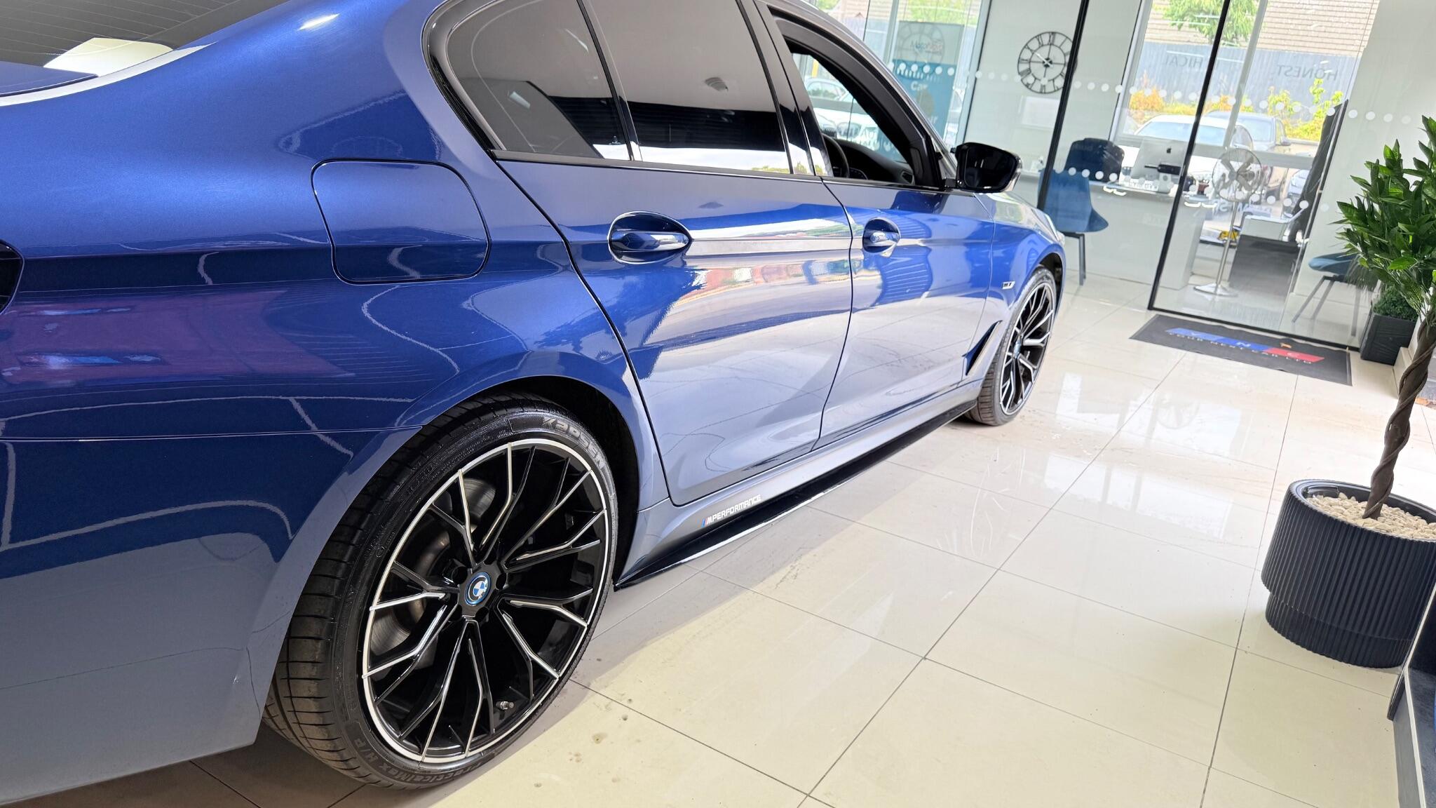 BMW 5 Series view 15
