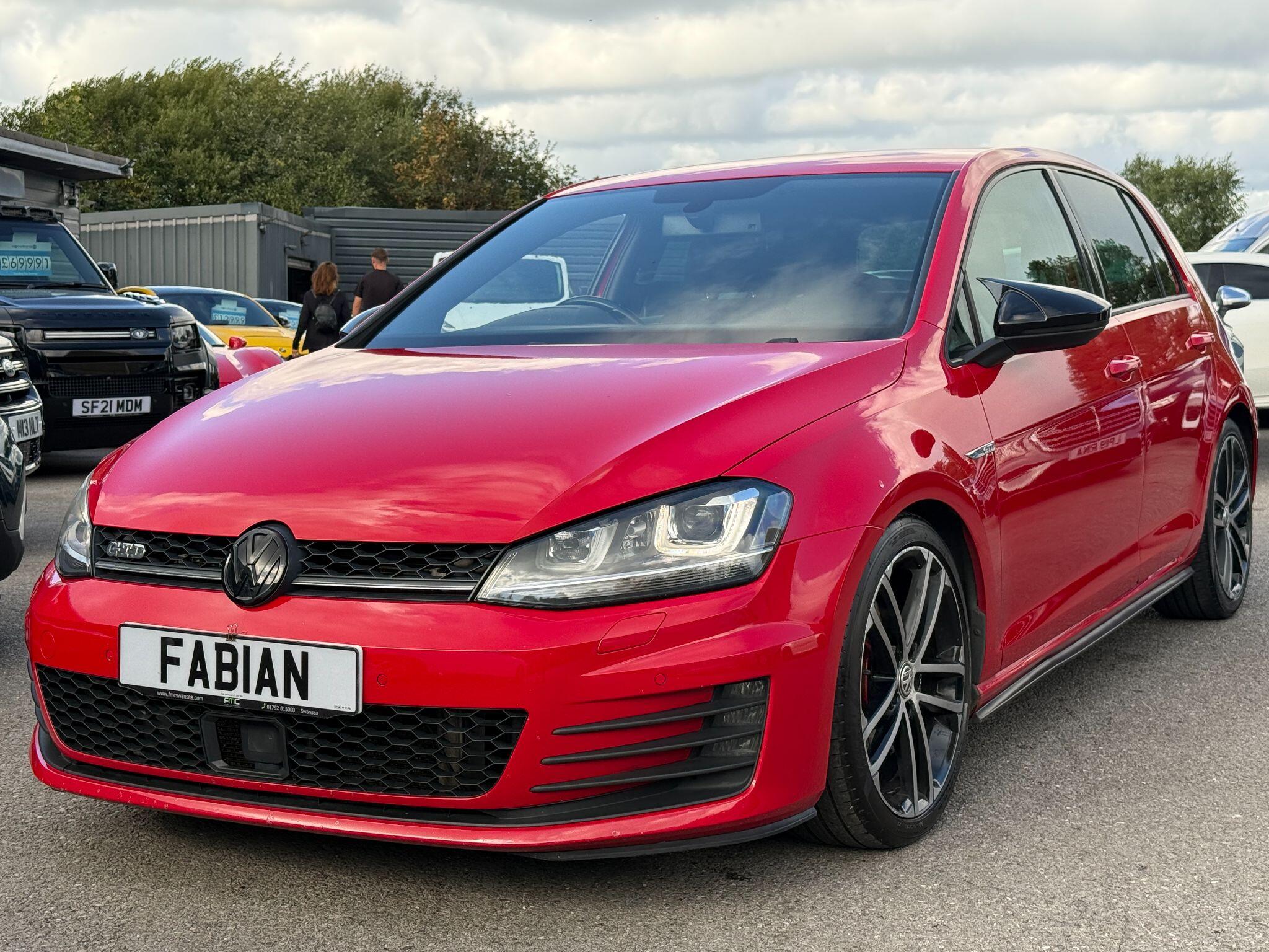 Volkswagen Golf view 3