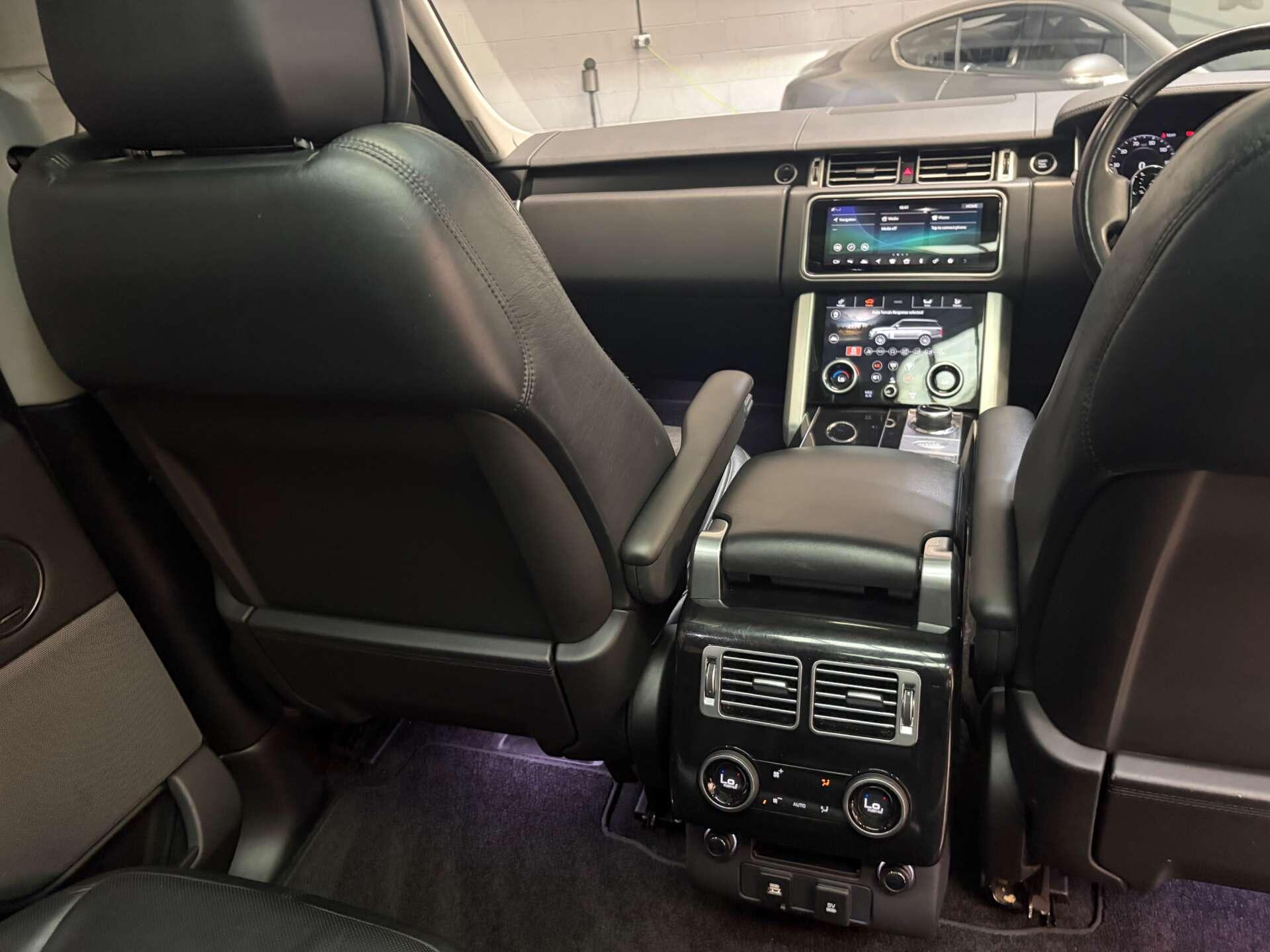 Land Rover Range Rover view 17