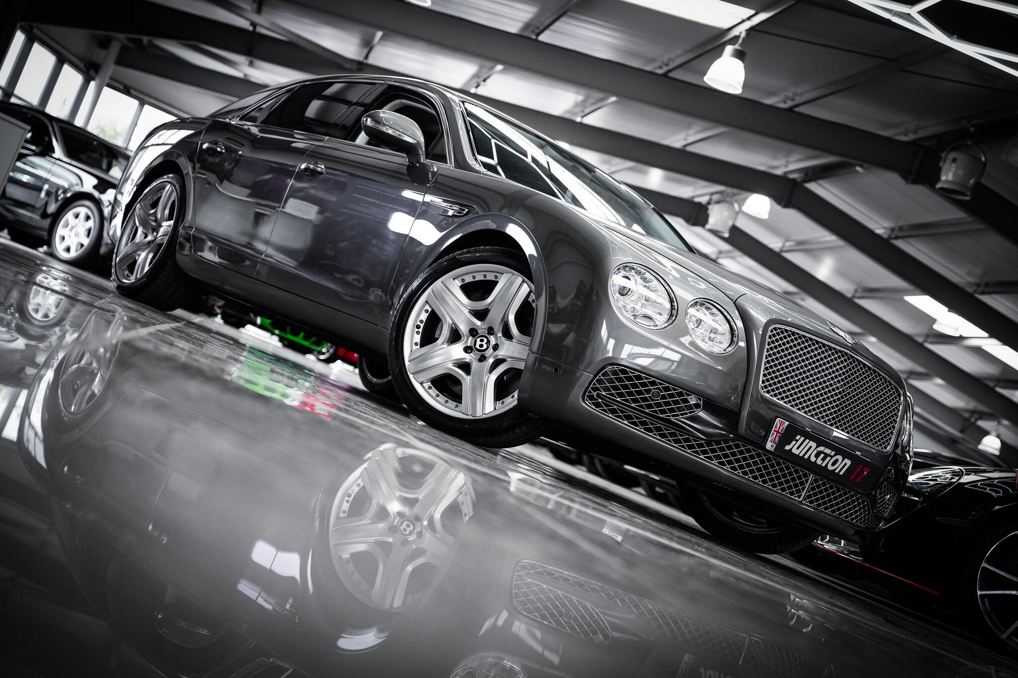 Bentley Flying Spur view 8