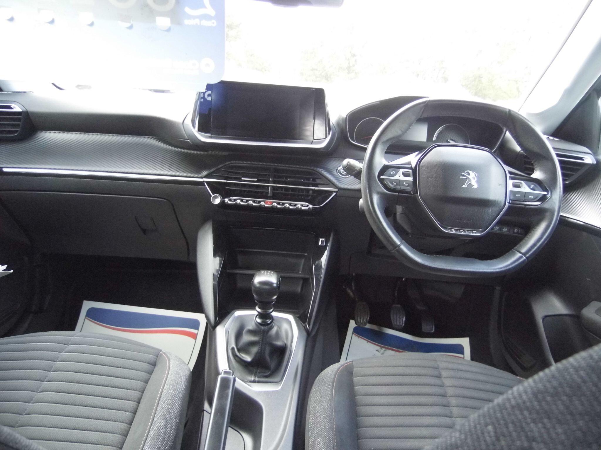 Peugeot 208 view 22