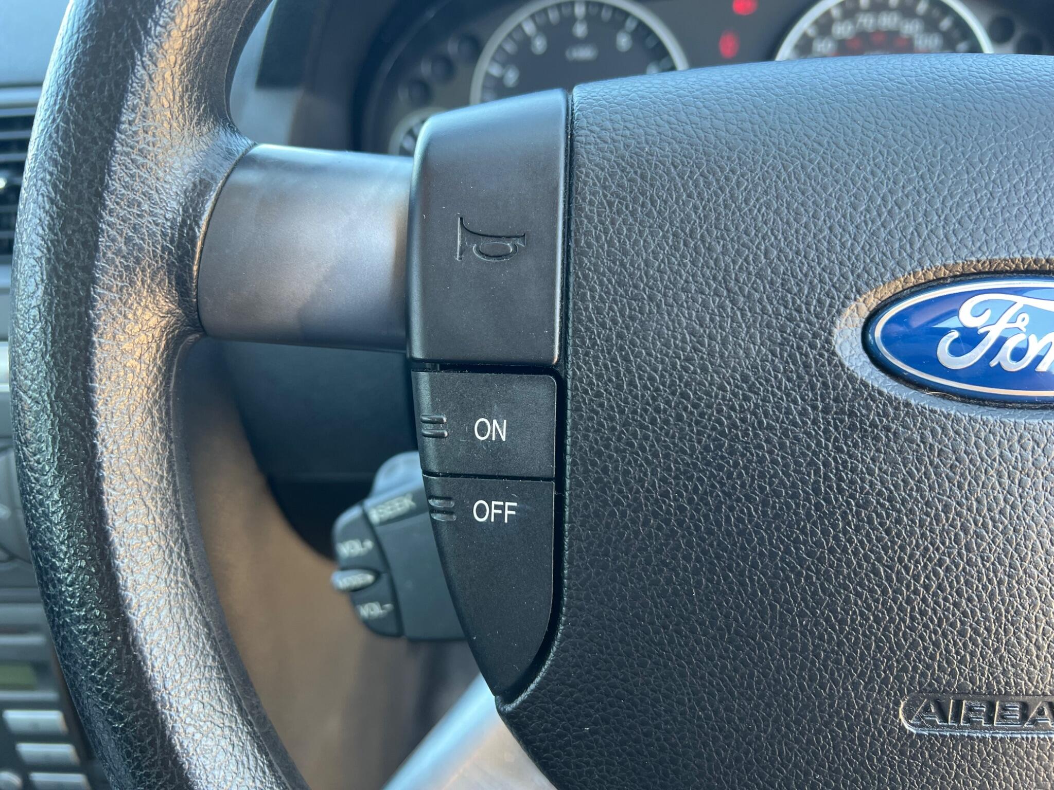 Ford Mondeo view 21
