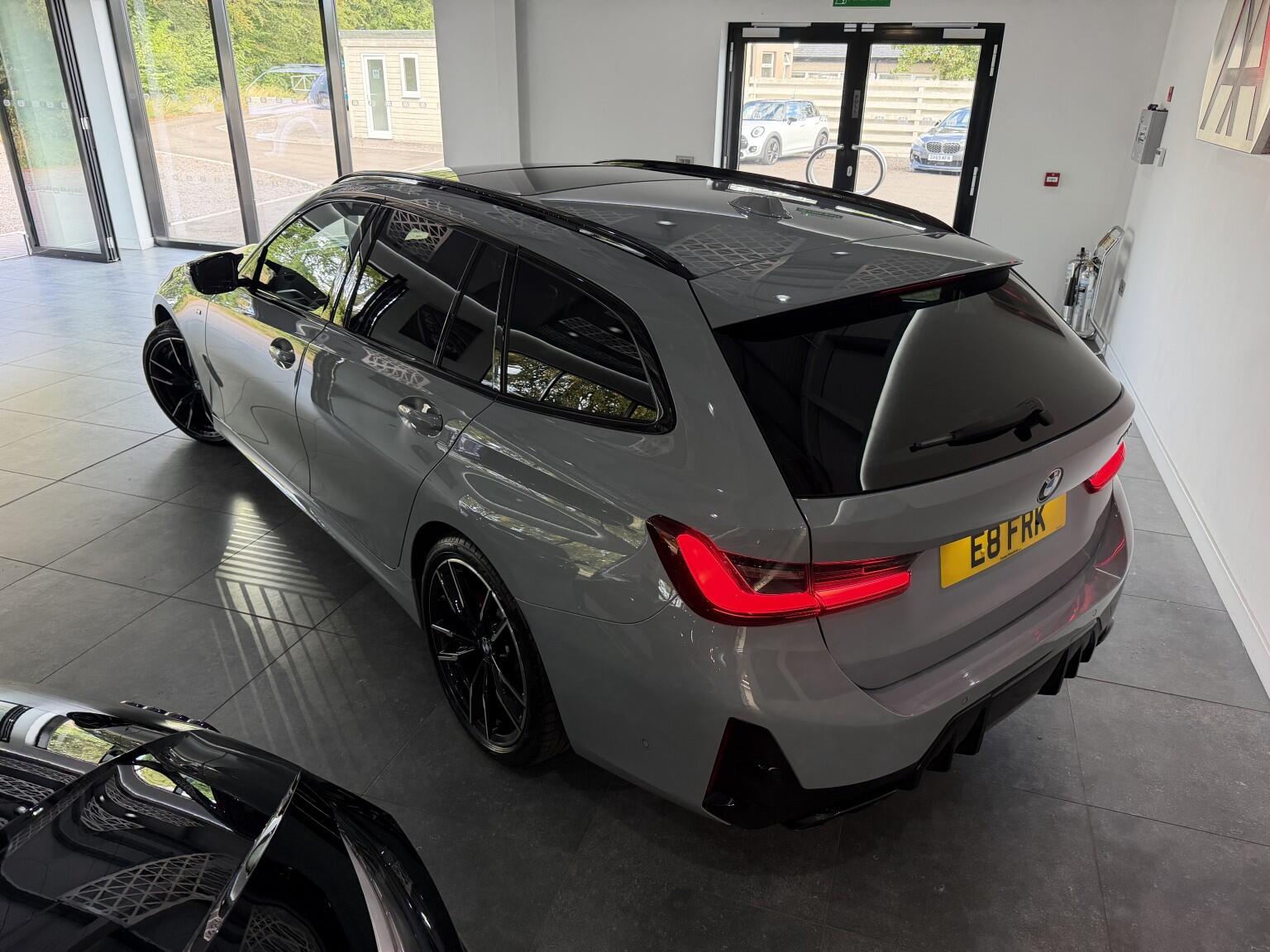 BMW 3 Series view 9