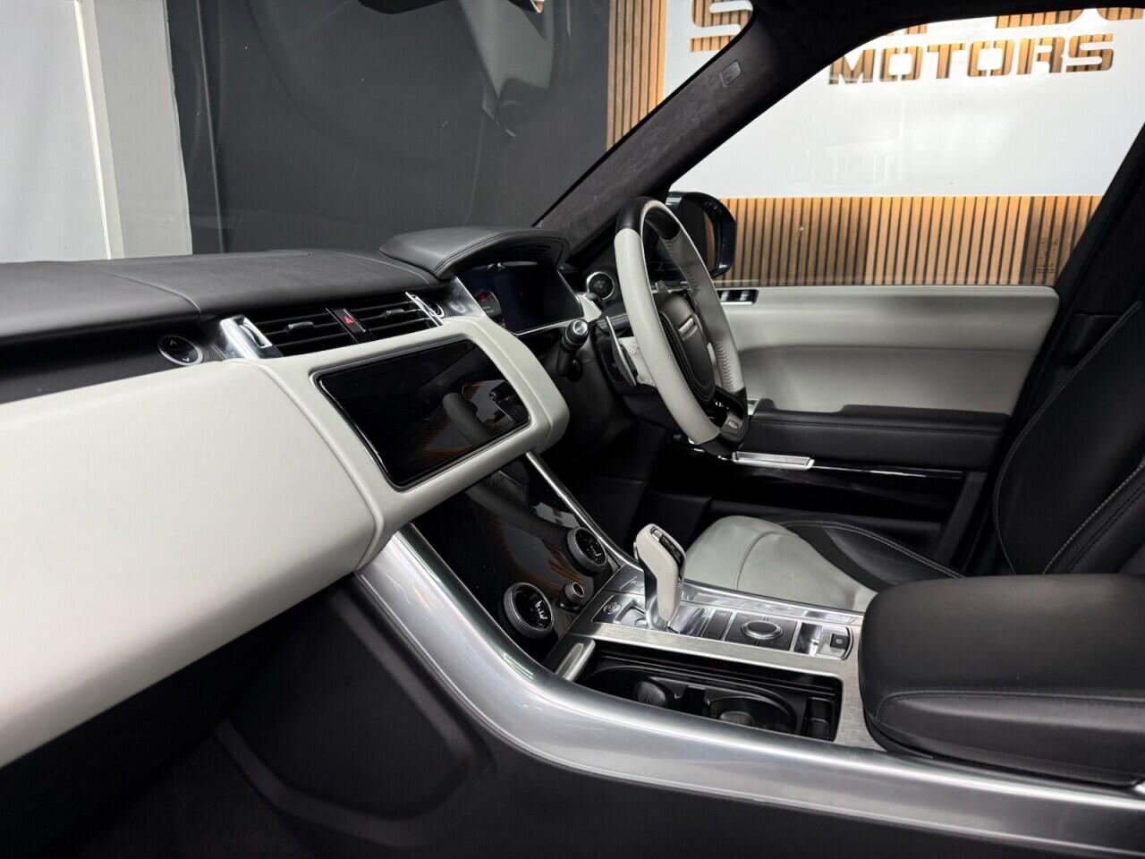 Land Rover Range Rover Sport view 34