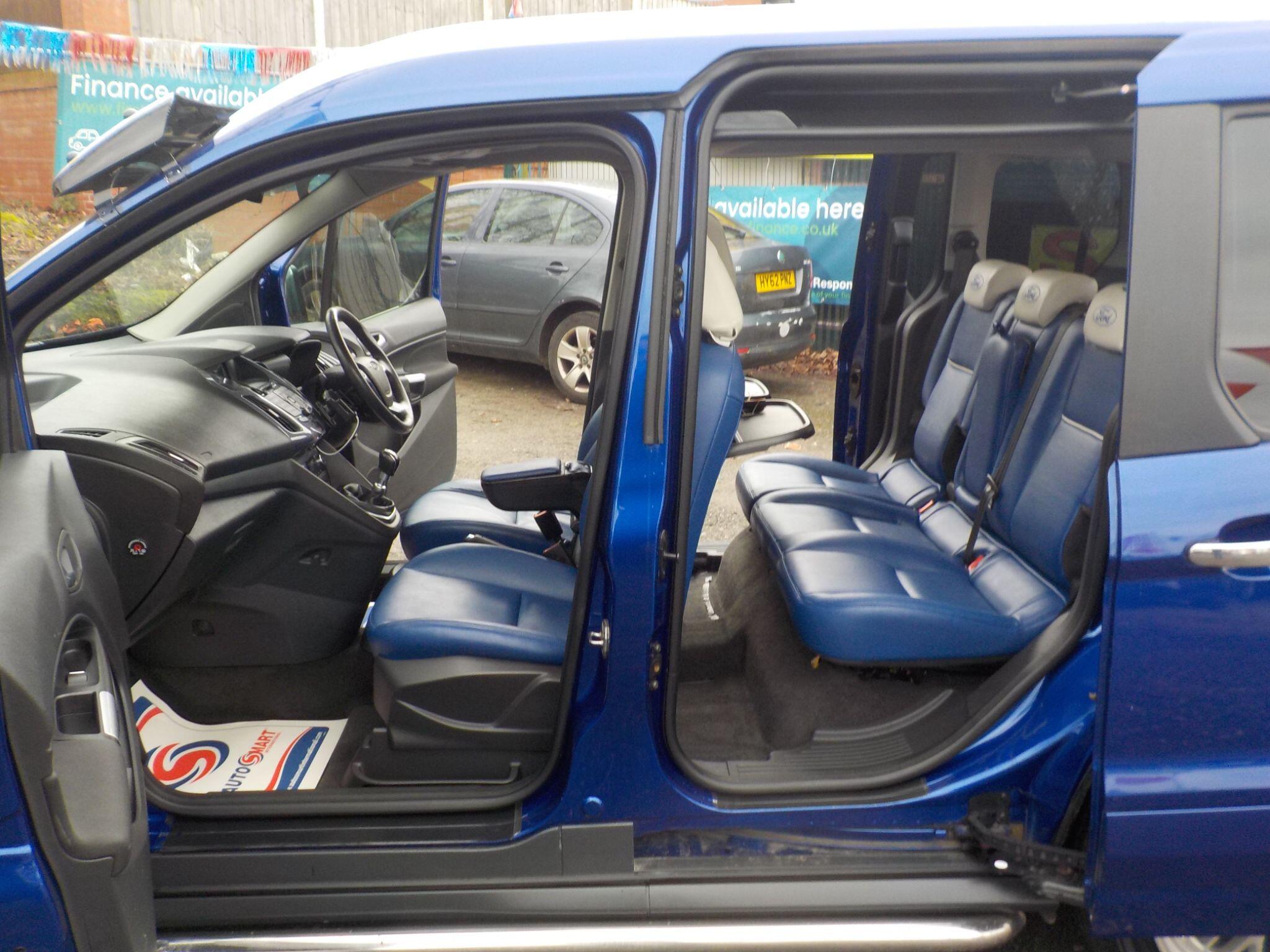 Ford Tourneo Connect 1.6 TDCi Titanium Euro 5 5dr