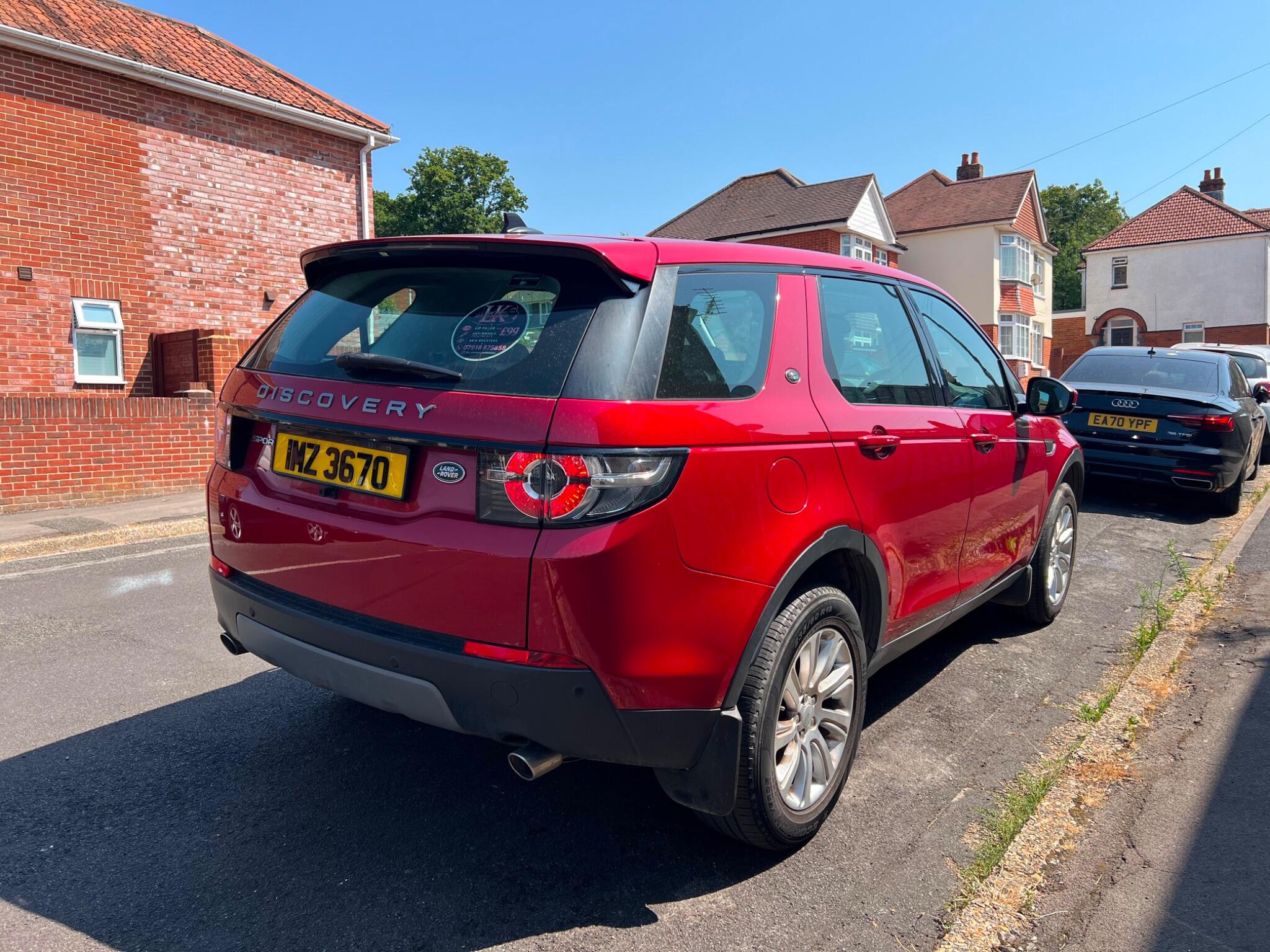 Land Rover Discovery Sport view 2