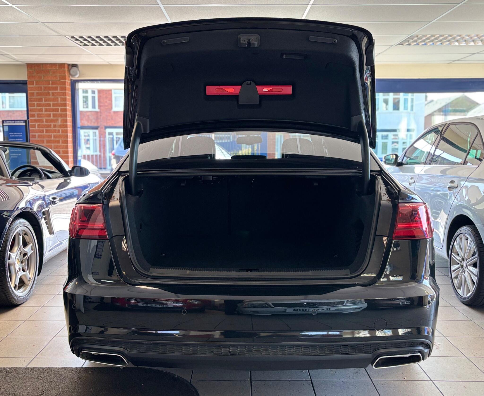 Audi A6 Saloon view 9