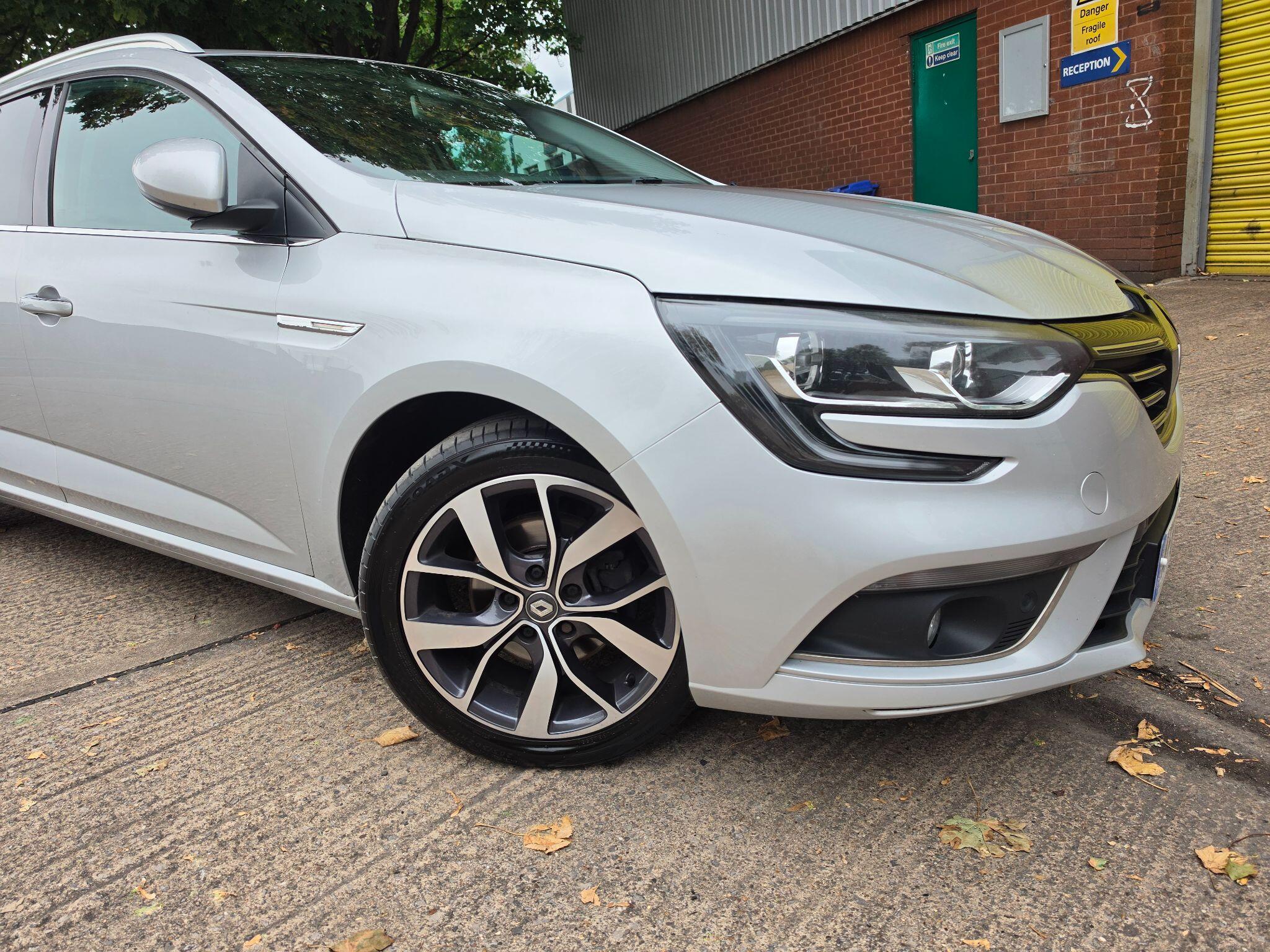 Renault Megane view 10