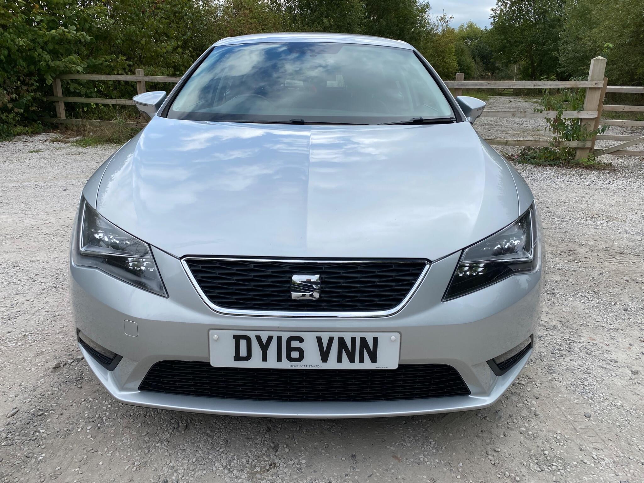 Seat Leon view 2