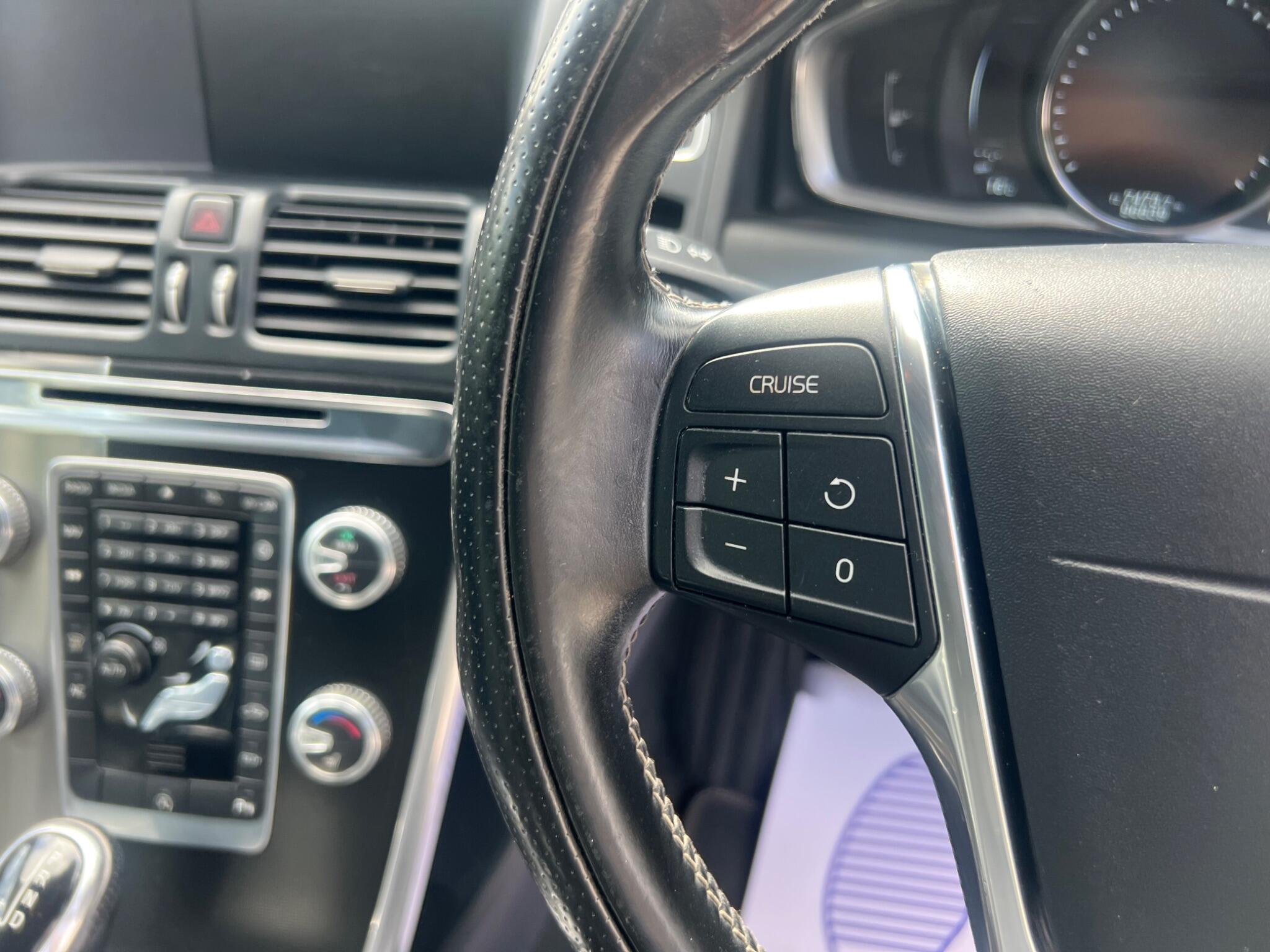 Volvo XC60 view 16