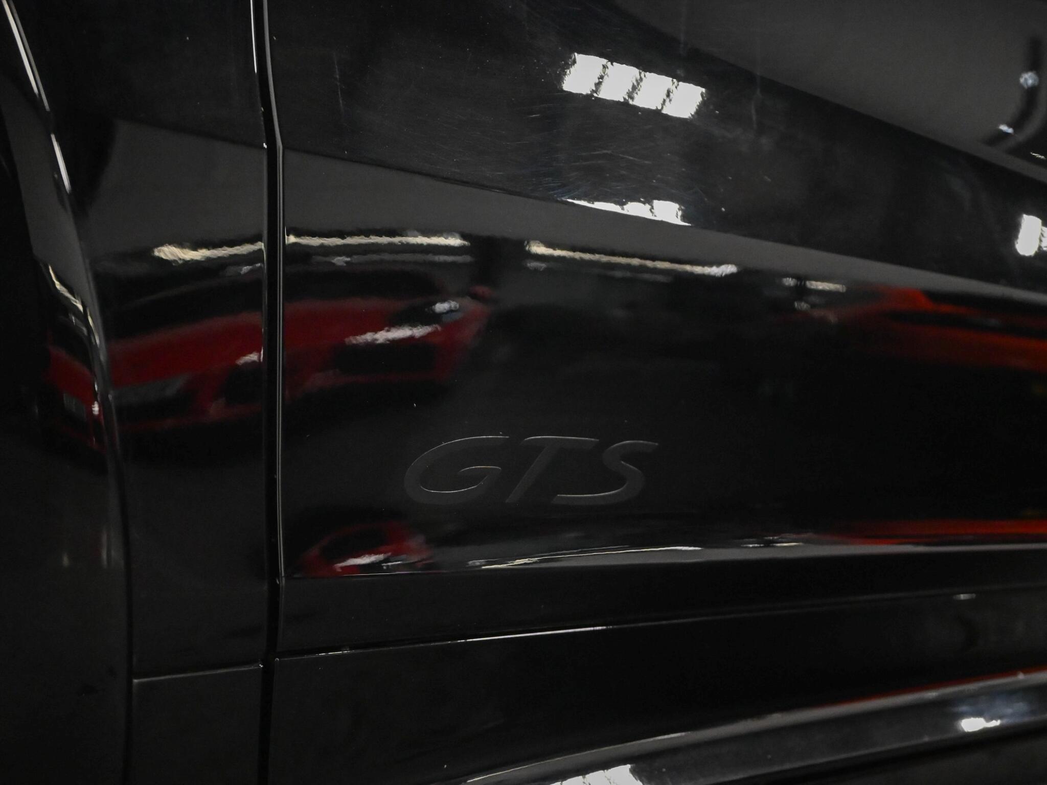 Porsche Cayenne view 47