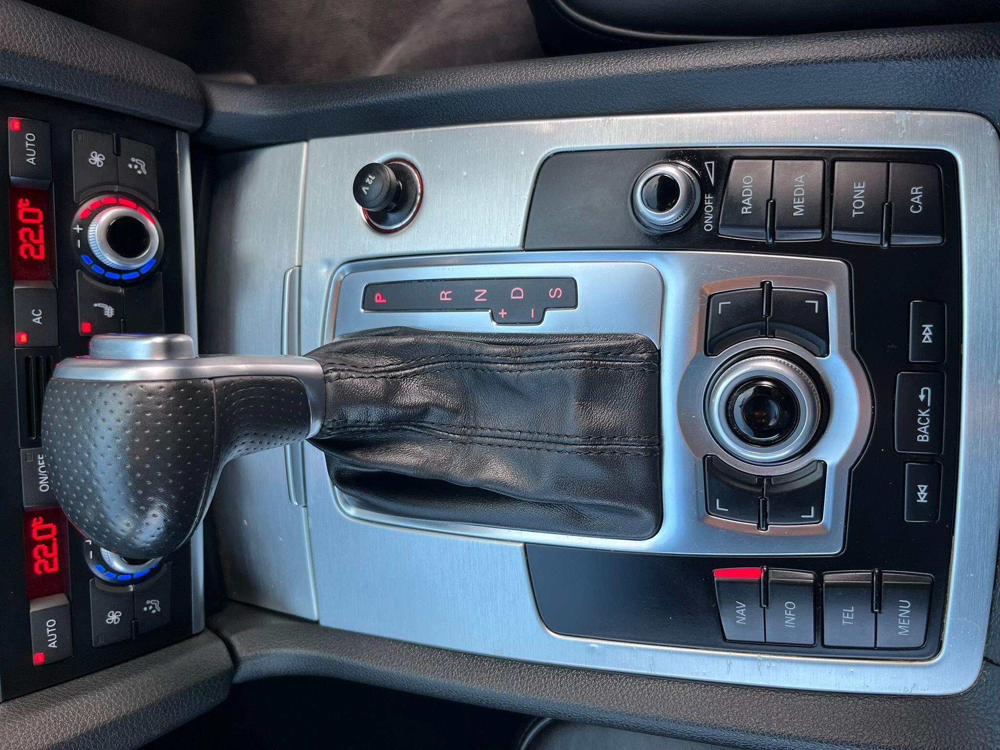 Audi Q7 view 37