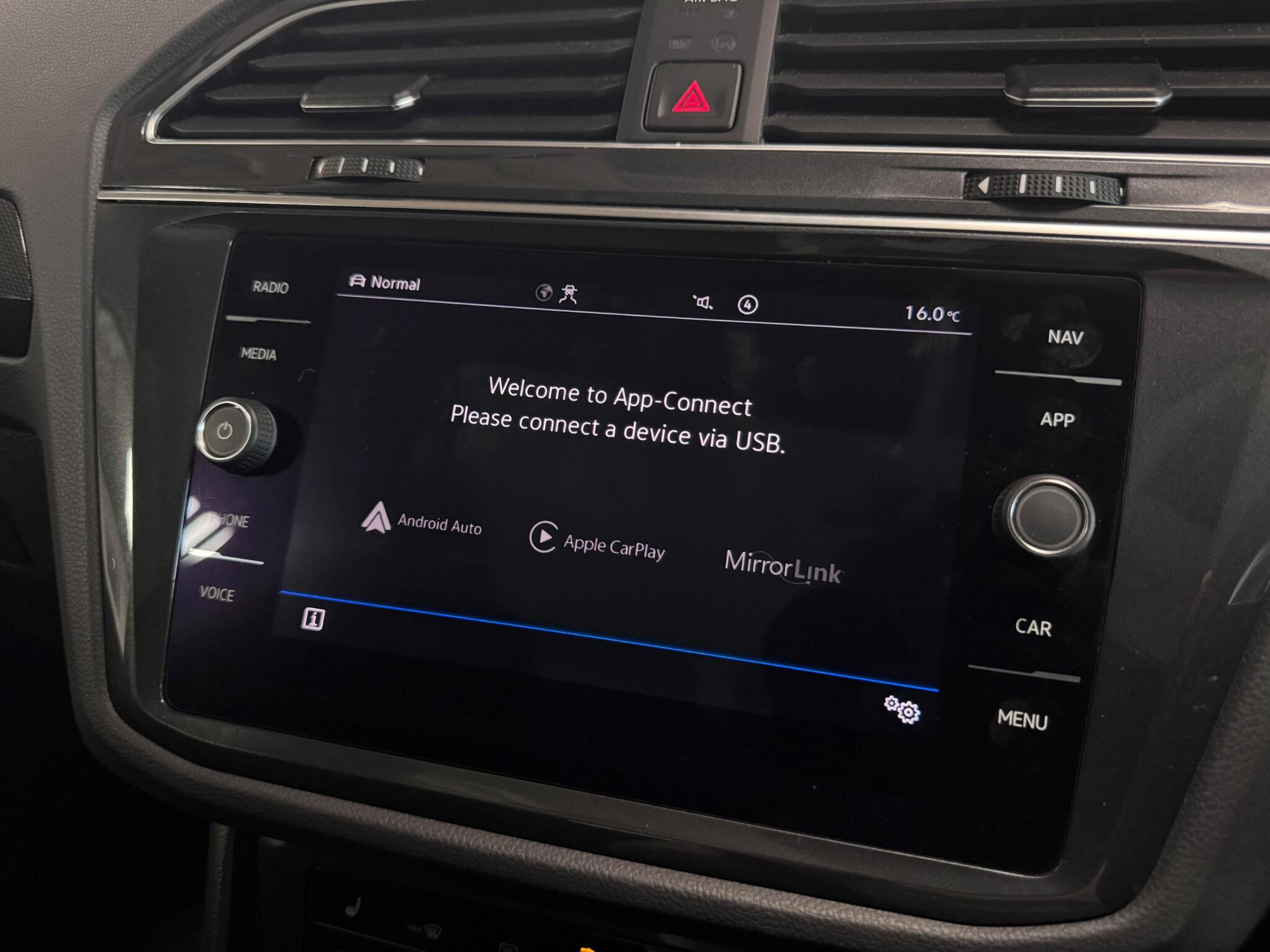 Volkswagen Tiguan view 9