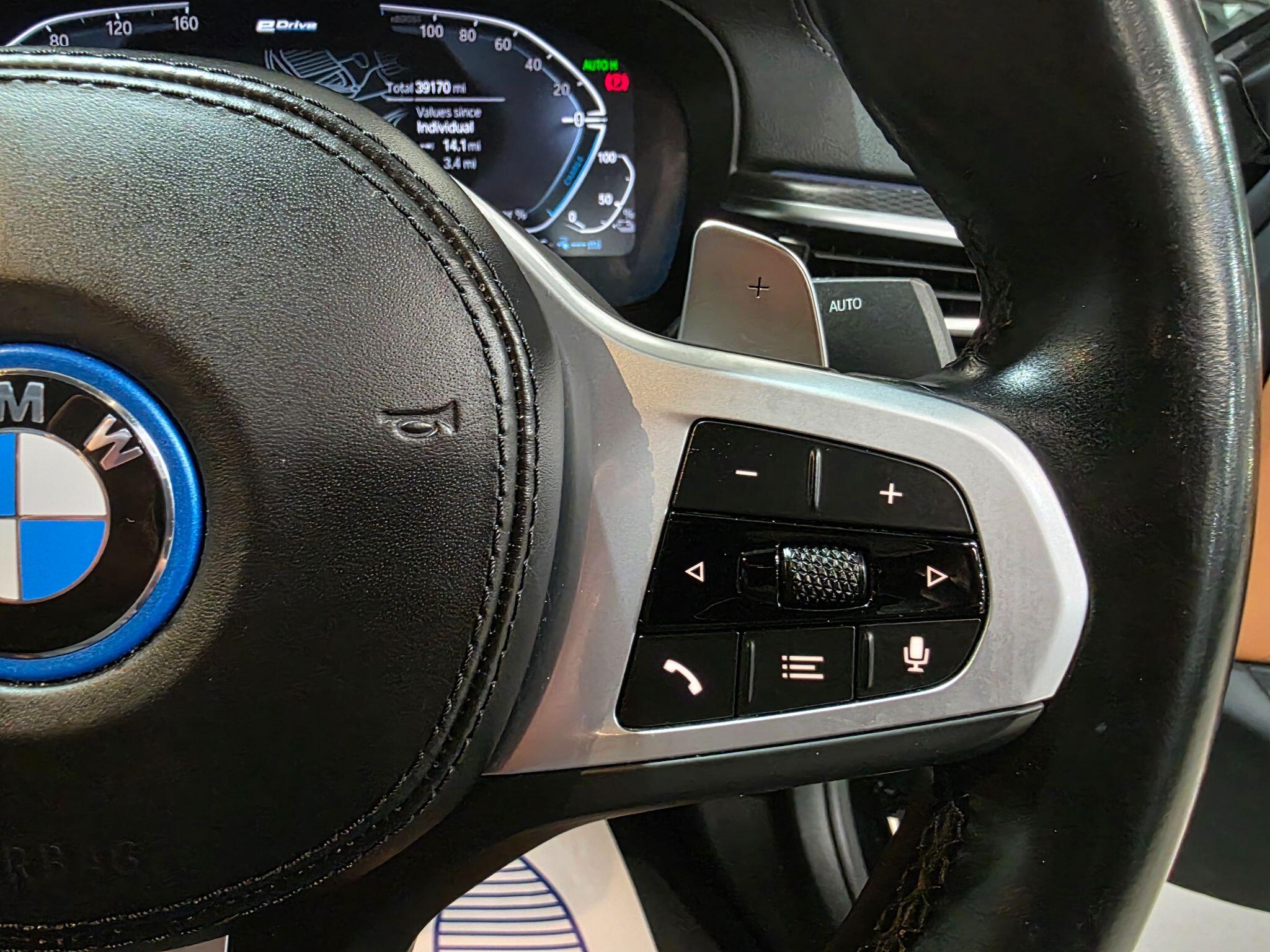 BMW 5 Series view 24