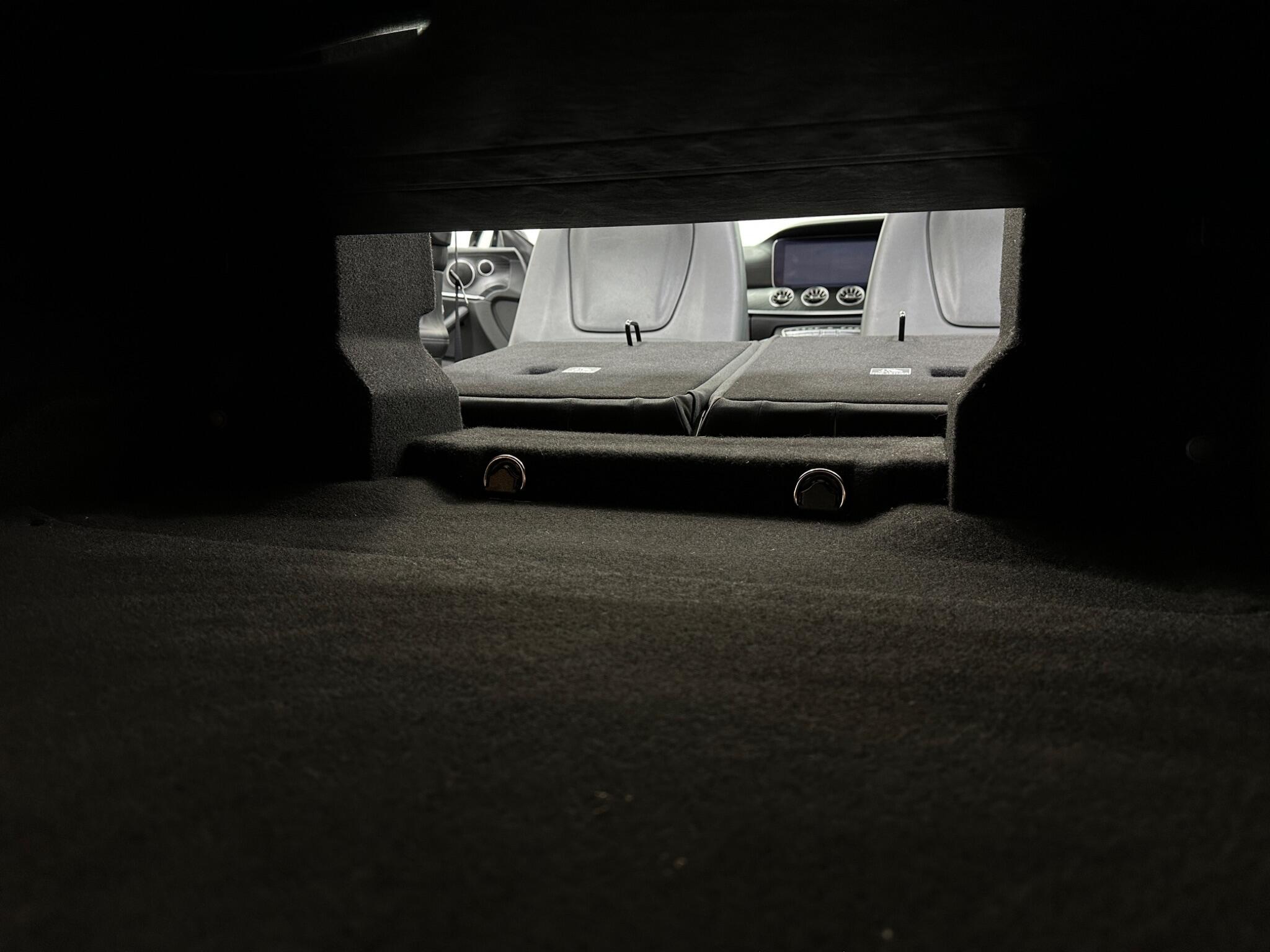 Mercedes-Benz E-Class view 42