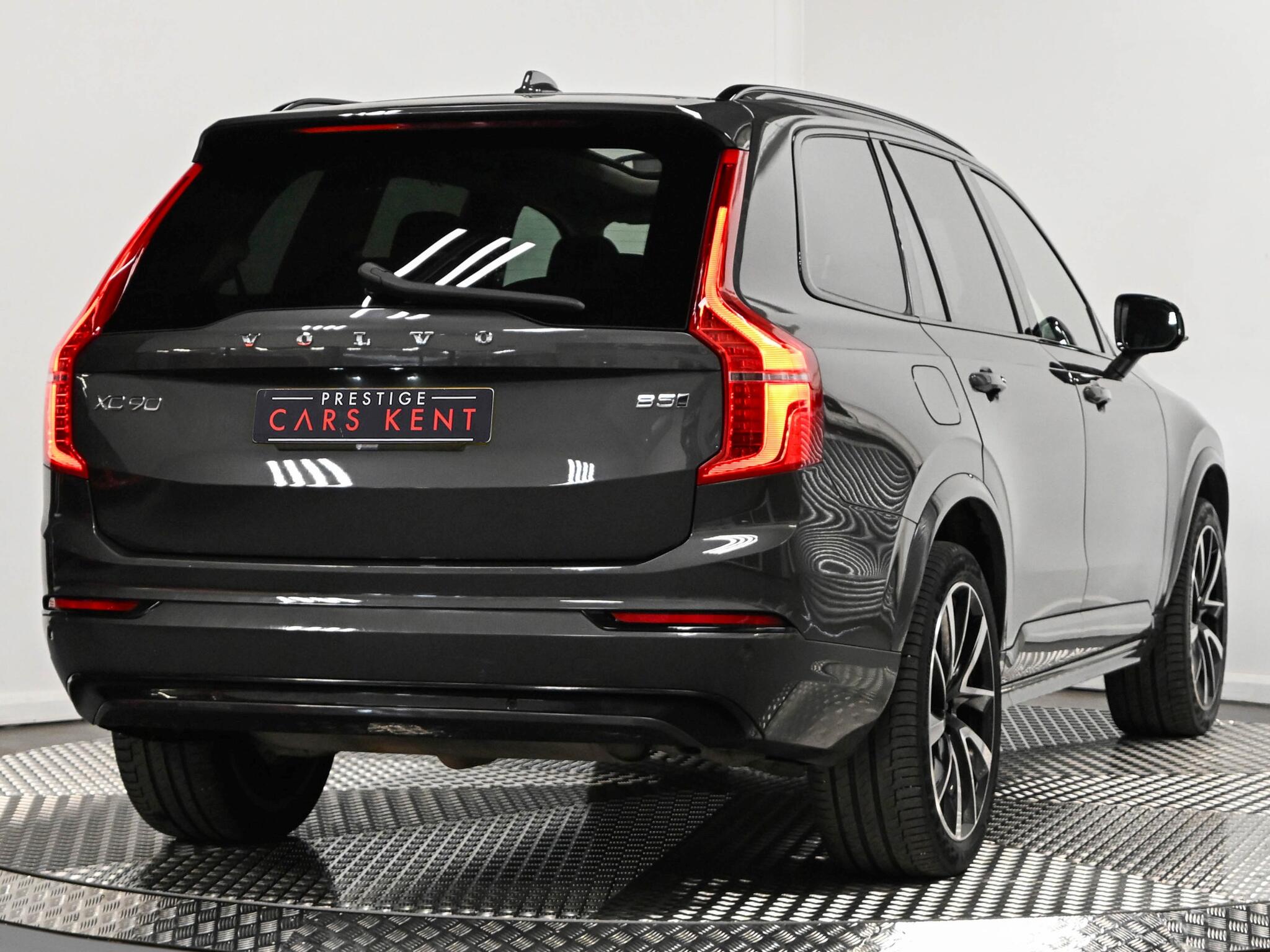 Volvo XC90 view 28