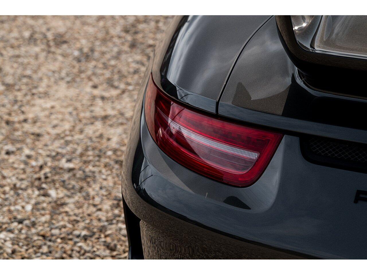 Porsche 911 view 23