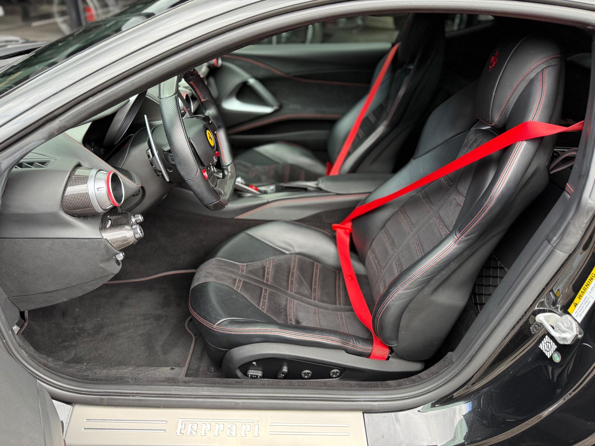 Ferrari 812 view 28