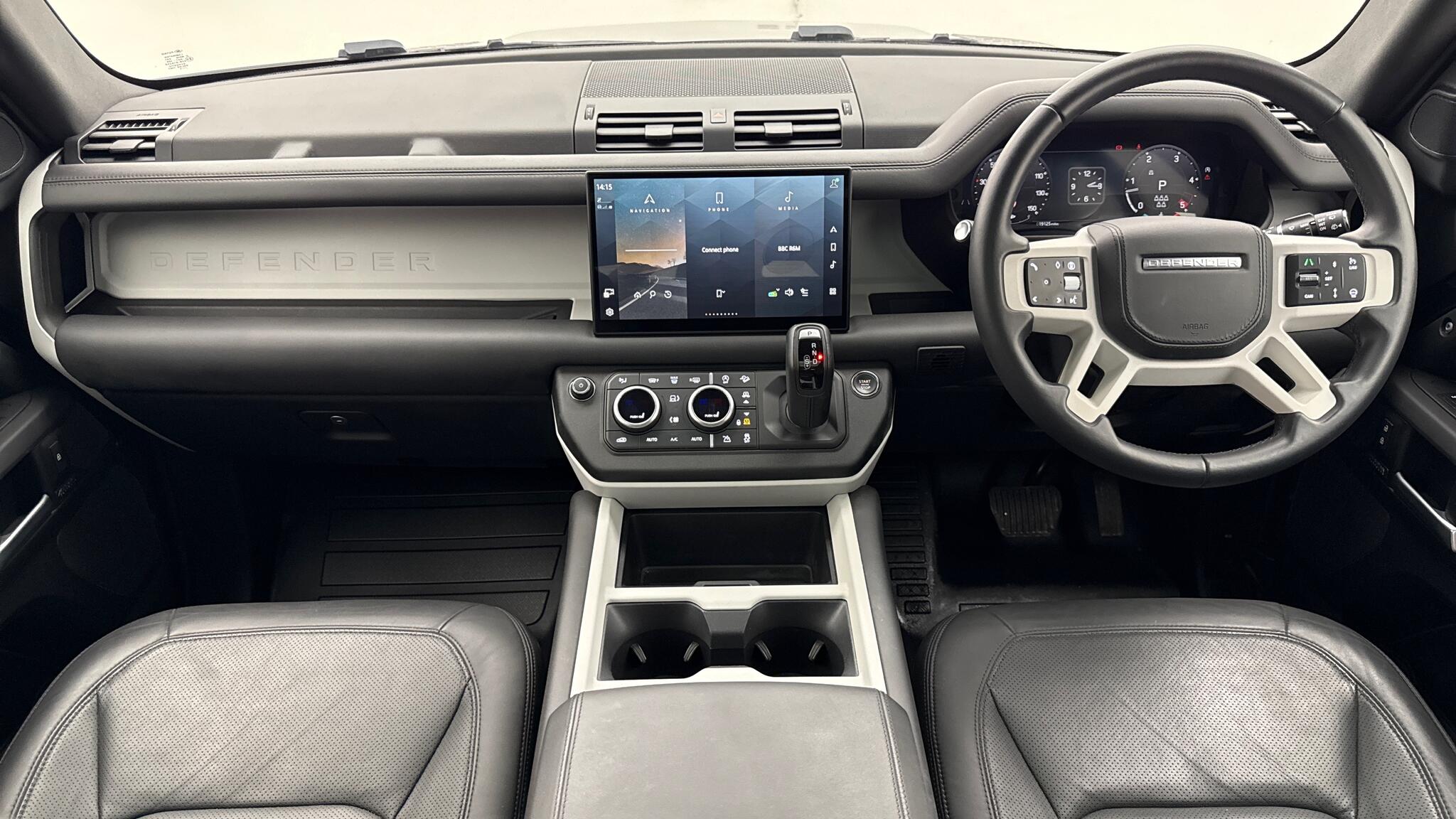 Land Rover Defender view 9