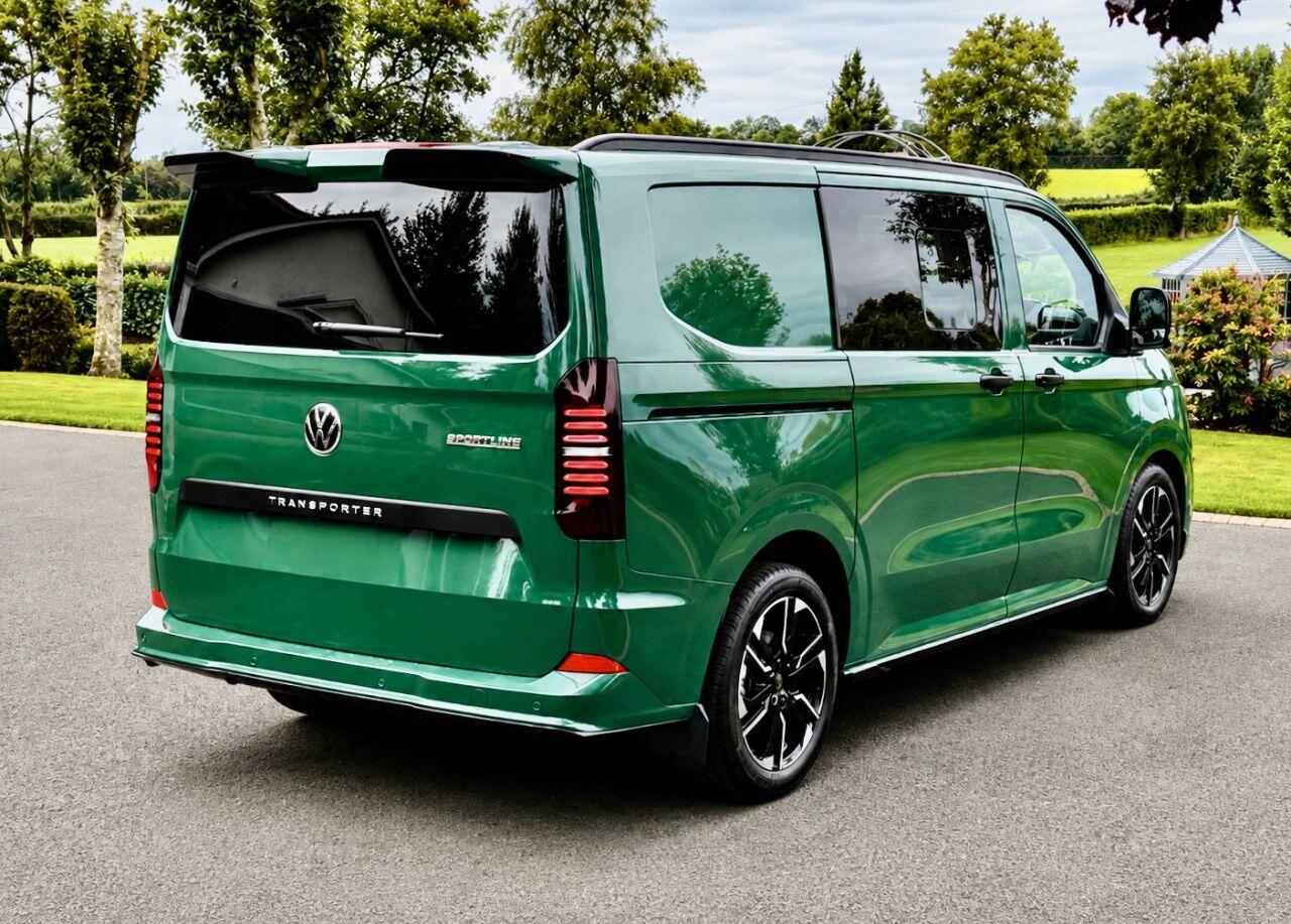 Volkswagen Transporter view 8