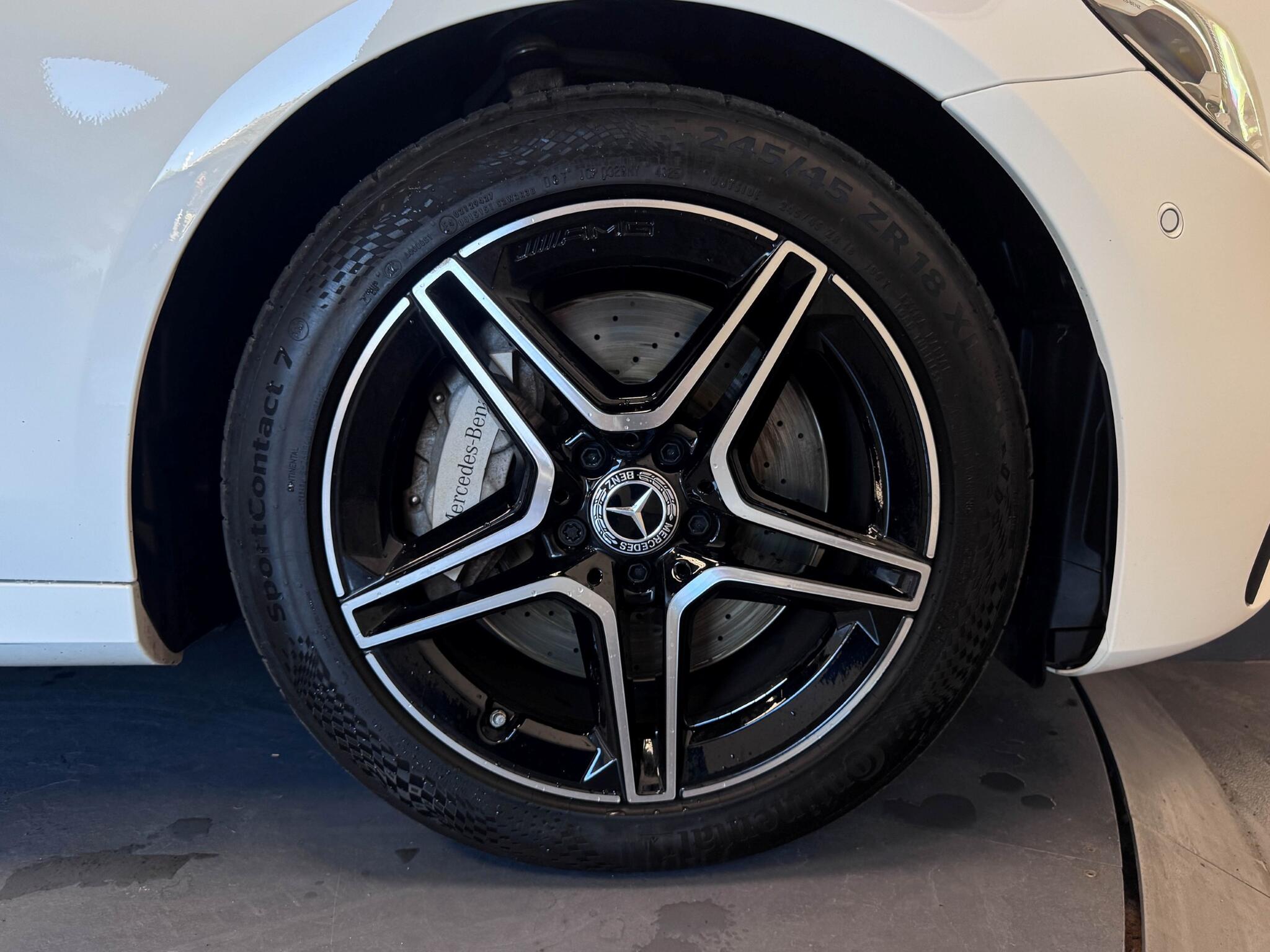Mercedes-Benz E-Class view 58