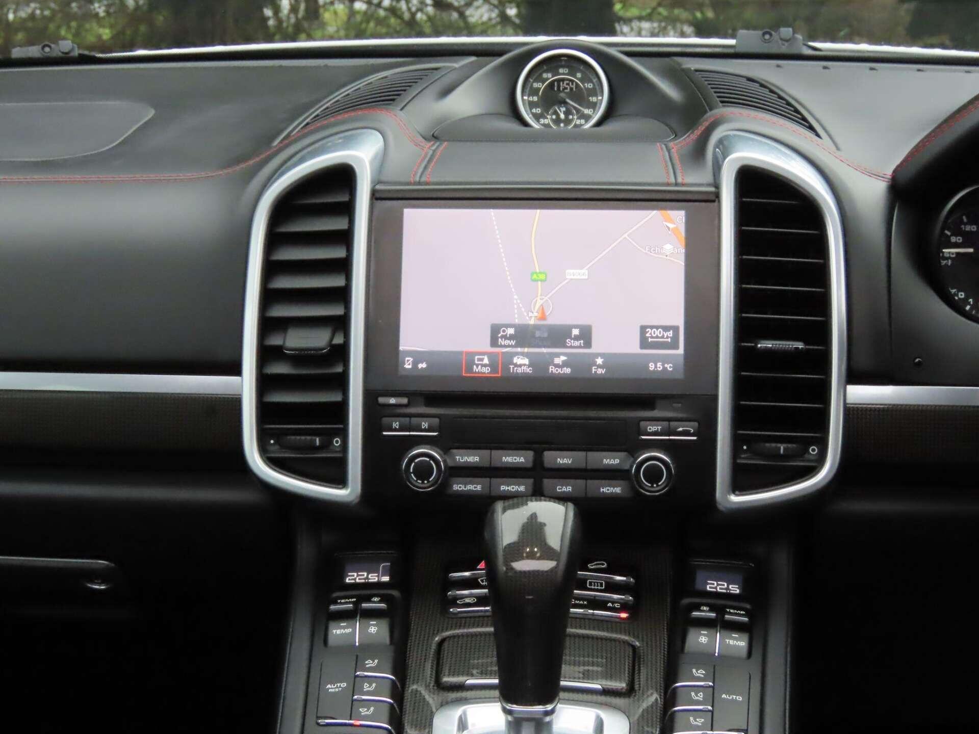 Porsche Cayenne view 11