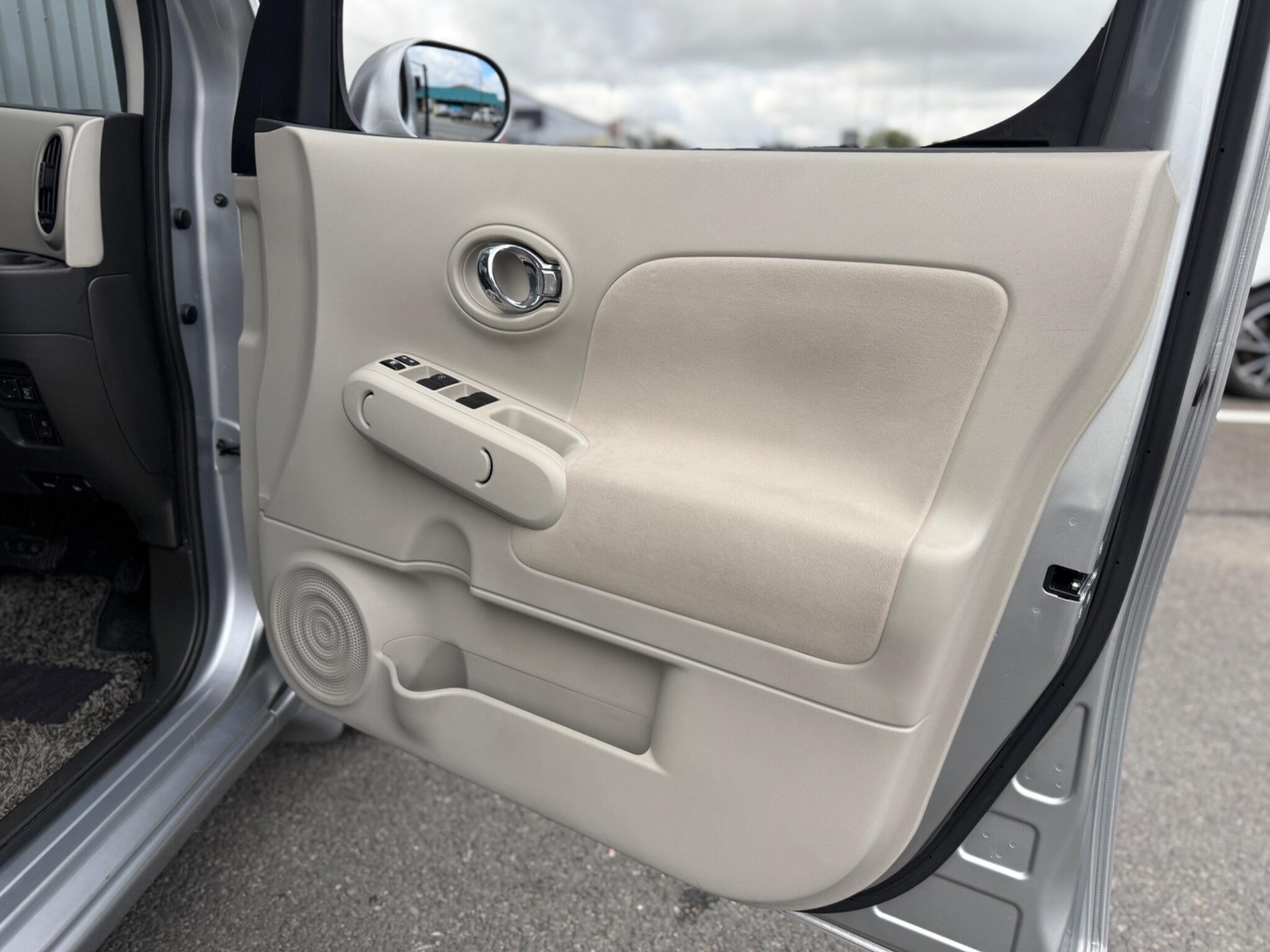 Nissan Cube view 24